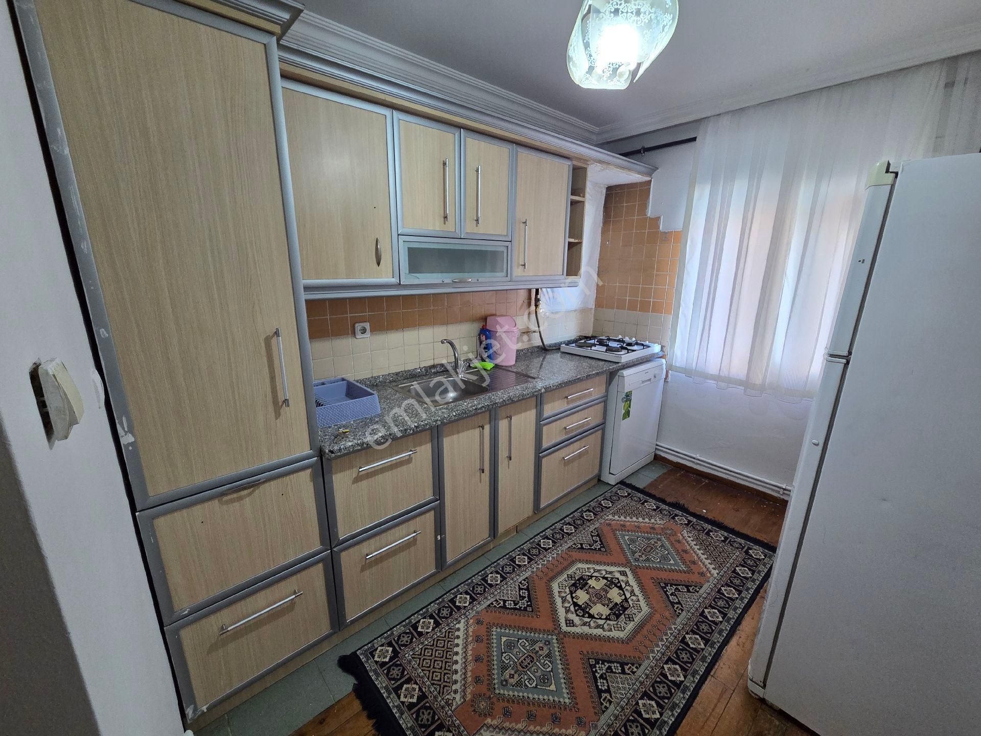 Ege Üni Dibinde 2+1 Eşyalı Doğalgazlı Kiralık Daire - Görsel 10