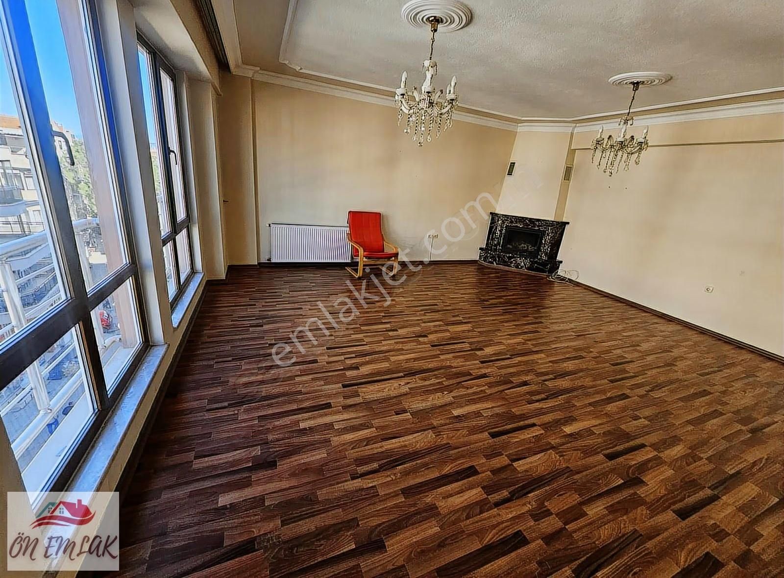 Ön Emlak'tan Burhaniye Merkezde Kiralık Geniş 4+1 Daire! - Görsel 6