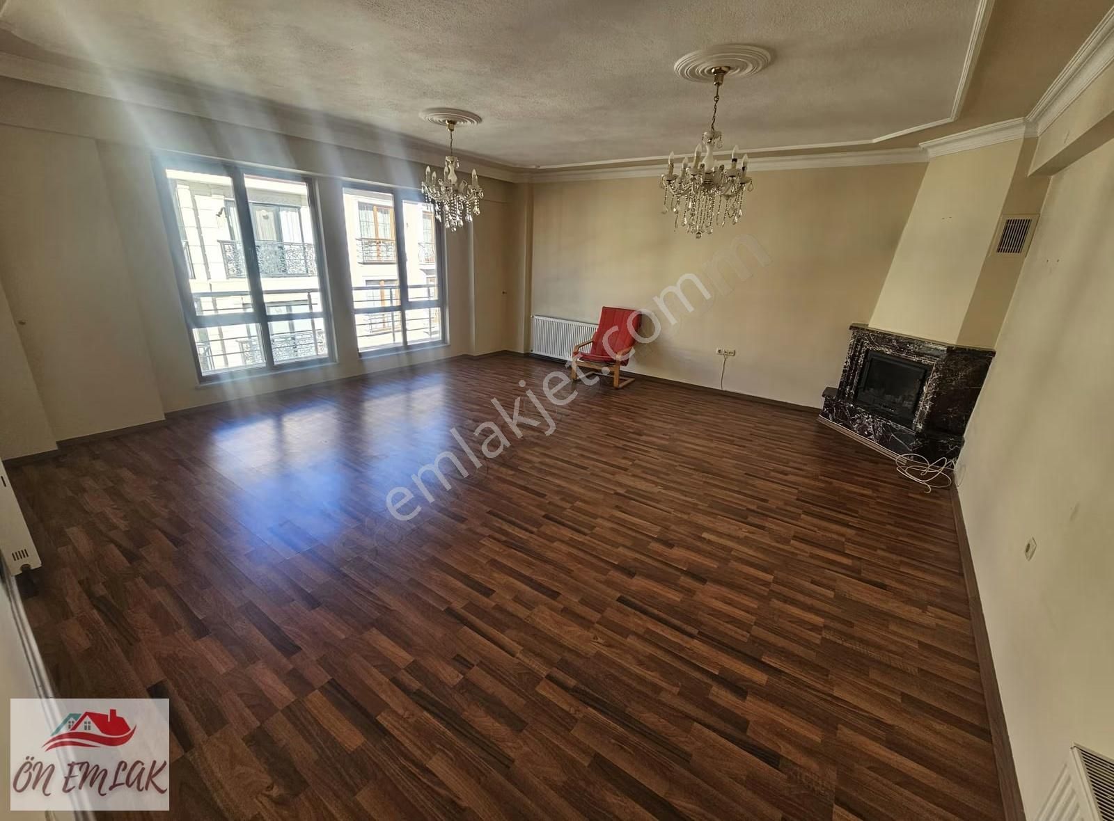 Ön Emlak'tan Burhaniye Merkezde Kiralık Geniş 4+1 Daire! - Görsel 12