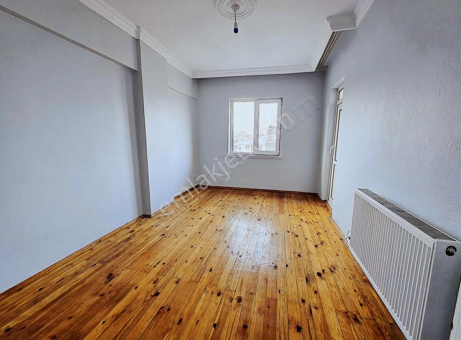 Ayyıldız Projesine Yakın Katta Çift Balkonlu 3+1 Satılık Daire - Görsel 8