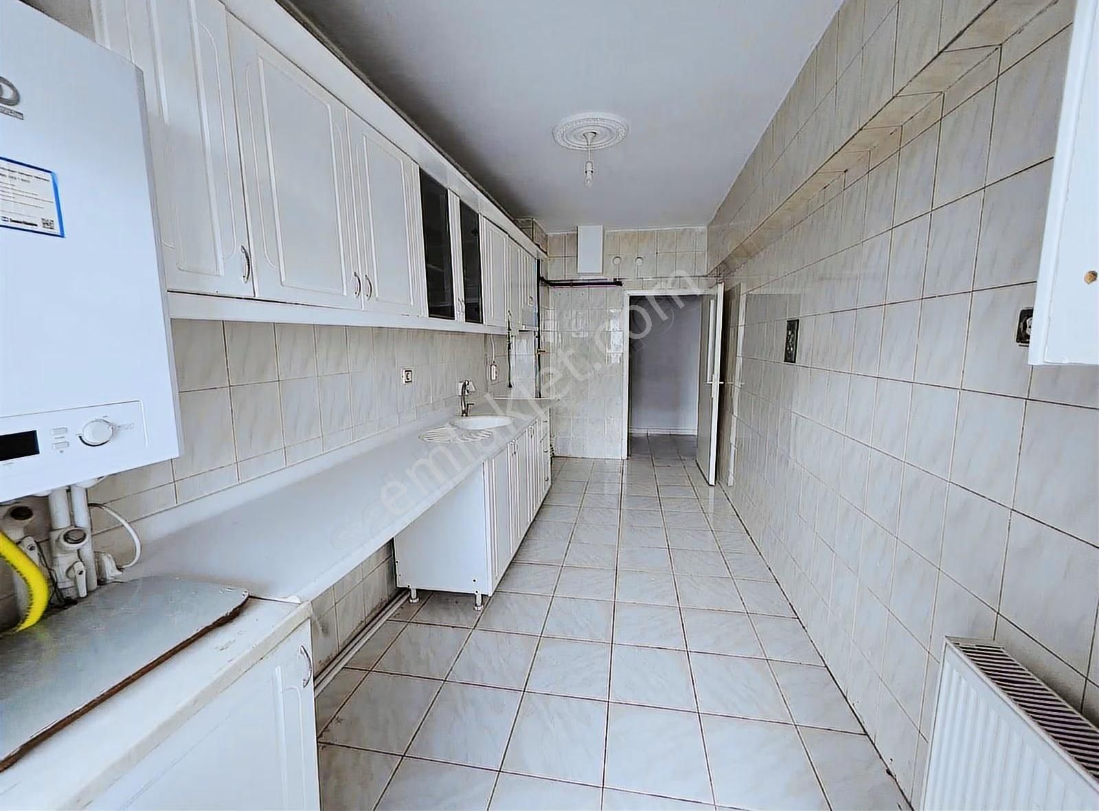 Ayyıldız Projesine Yakın Katta Çift Balkonlu 3+1 Satılık Daire