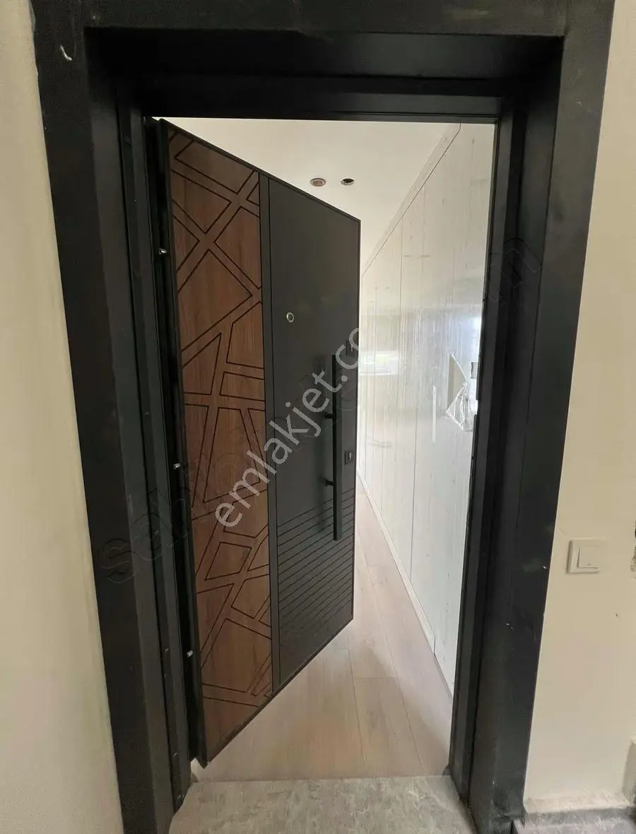 Altınovada Satılık 4+1 Sıfır Asansörlü Lüx Dubleks Daire - Görsel 2
