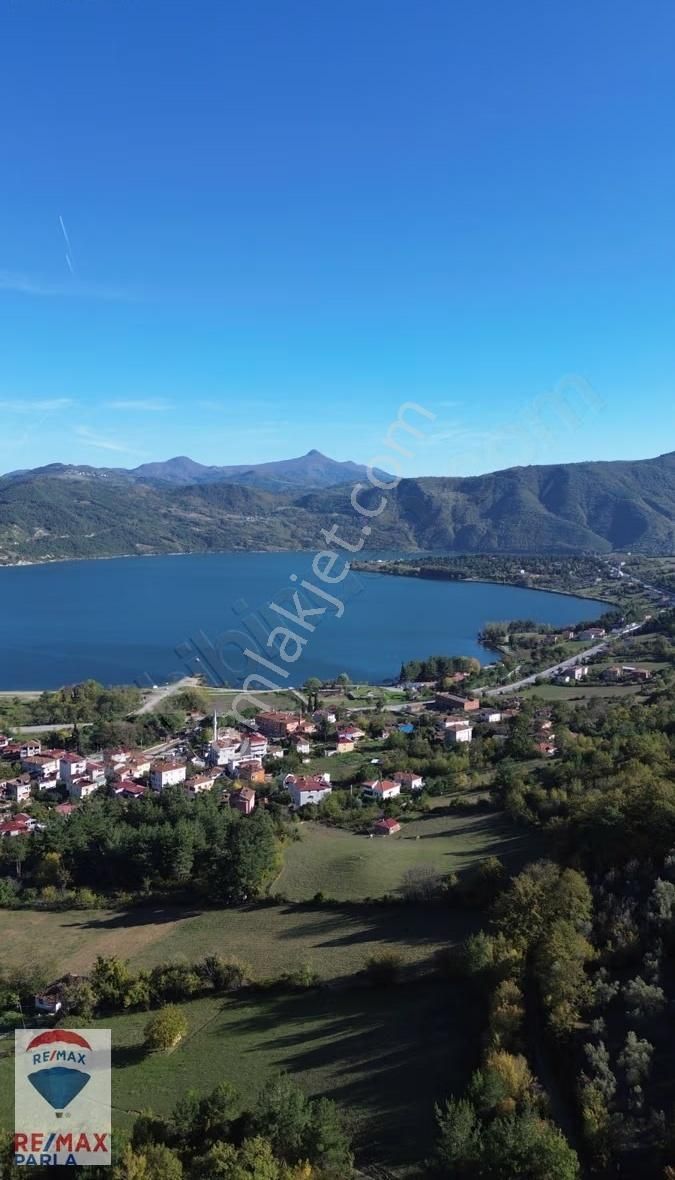 Turizm Bölgesinde,göl Manzaralı & Özel Yolu Olan 9.960 Metrekare - Görsel 8