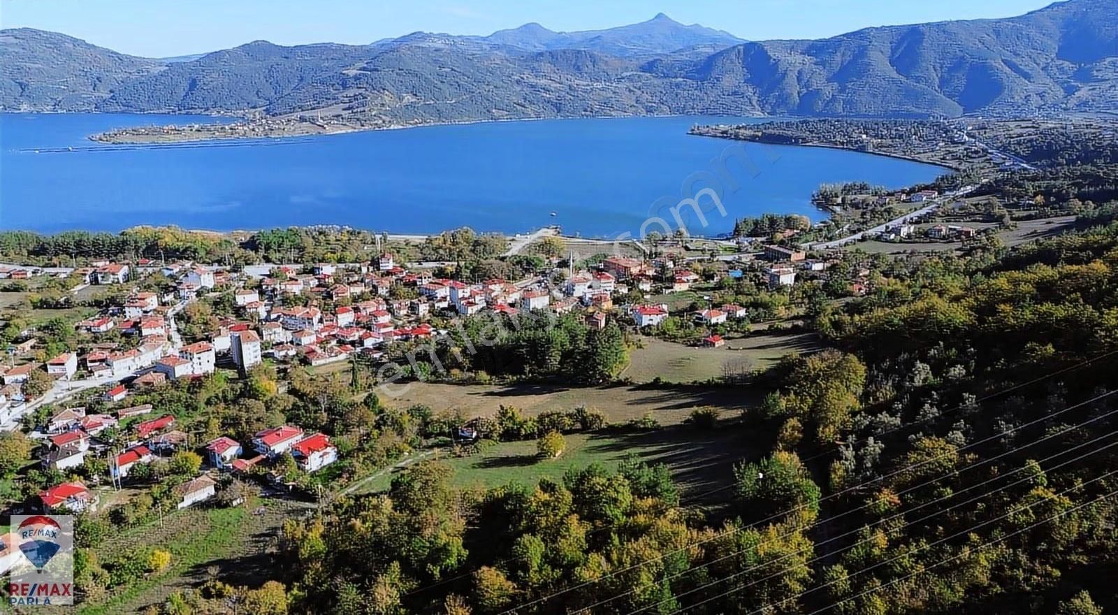 Turizm Bölgesinde,göl Manzaralı & Özel Yolu Olan 9.960 Metrekare - Görsel 7