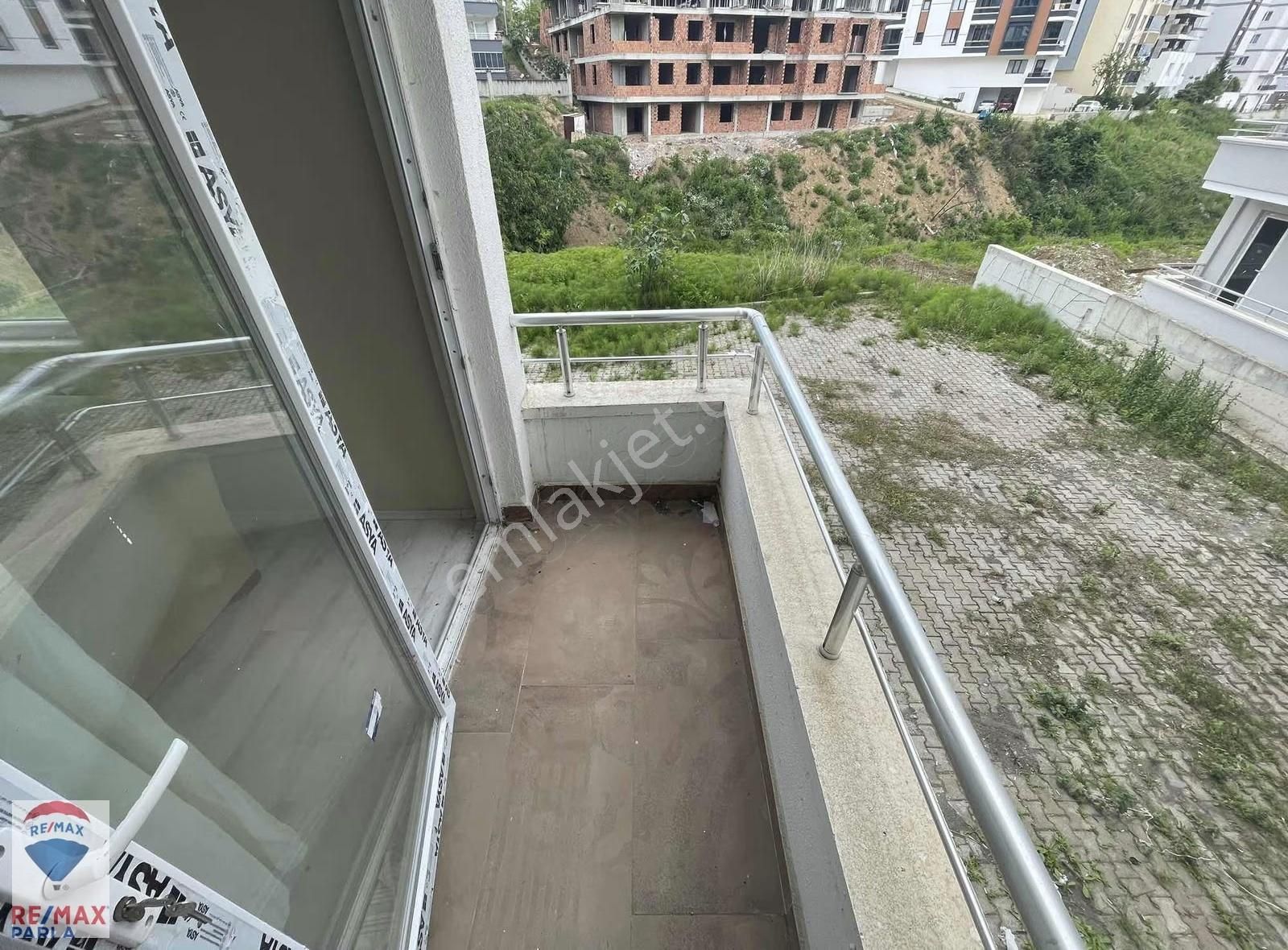 Körfez Tramvaya 250 Metre Mesafede | Yüksek Kredili | Eşyalı 1+1 - Görsel 2