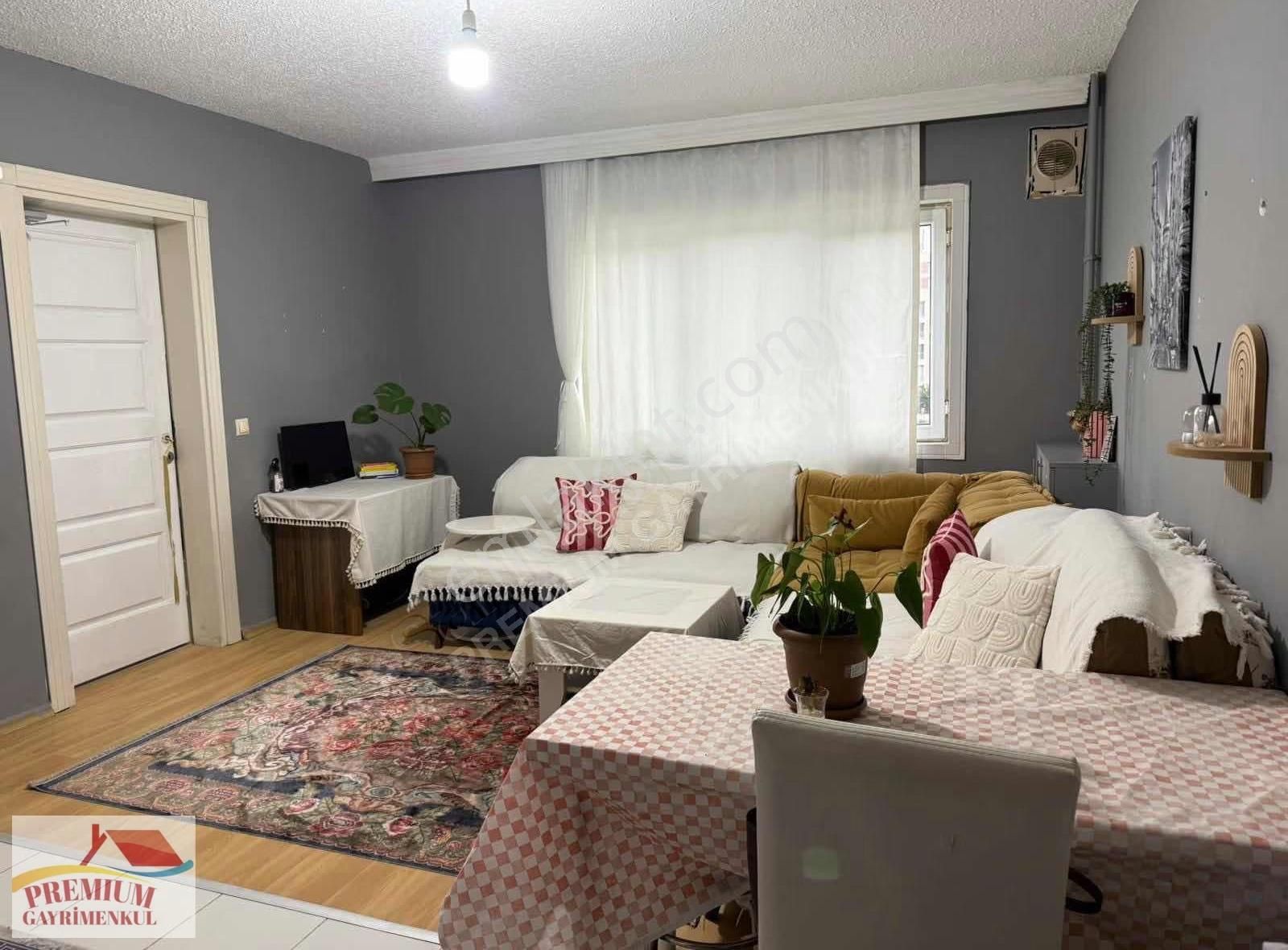 Kayaşehir Toki 14. Bölge'de Satılık 1+1 Arakat Daire - Görsel 2