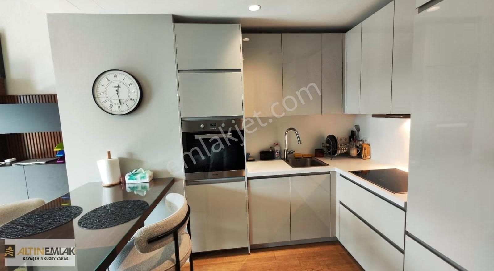 42 Maslak'ta Büyük Tip Satılık Boş 1+1 Daire/for Sale - Görsel 11