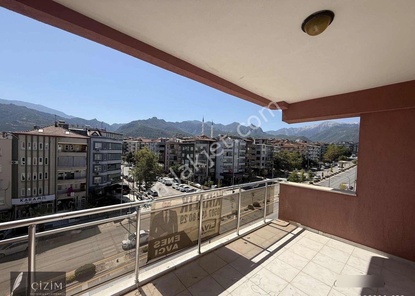 Çizim Gayrimenkulden Ulus Caddesinde 3+1 210 M2 Satılık Daire