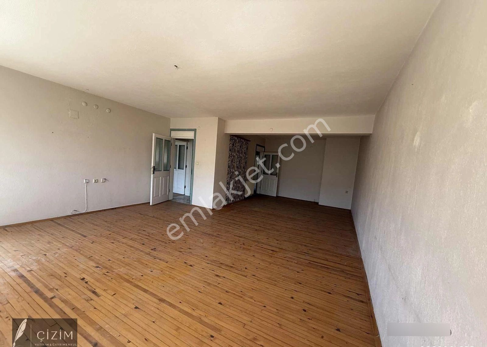 Çizim Gayrimenkulden Ulus Caddesinde 3+1 210 M2 Satılık Daire - Görsel 2
