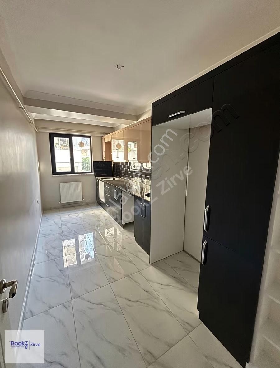 Yalova Çınarcık Merkezde Satılık Ara Kat Geniş 2+1 Satılık Daire