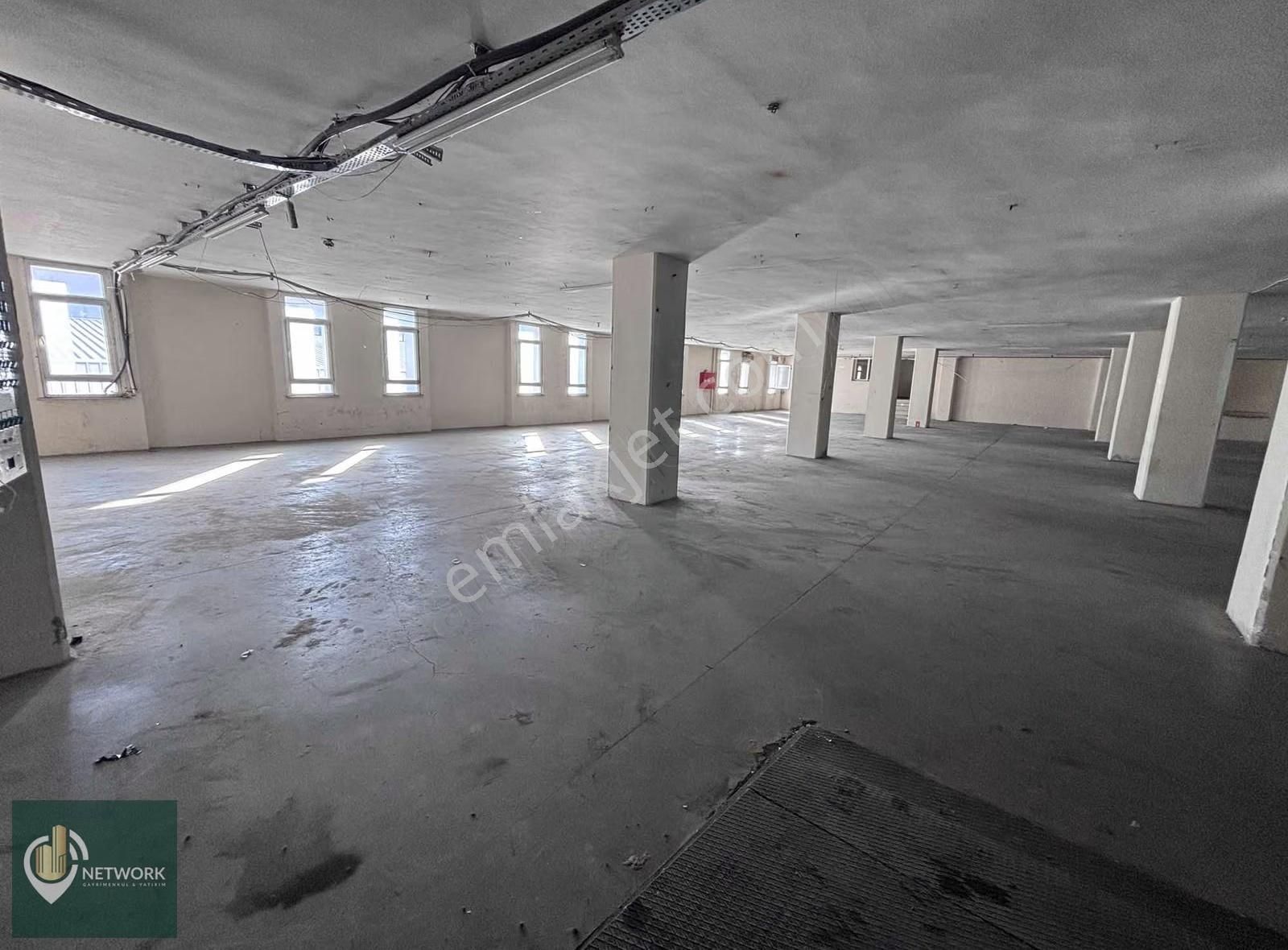 Avcılar Firuzköy'de 1.400 M2 Ana Cadde Üzerinde Kiralık İş Yeri - Görsel 16