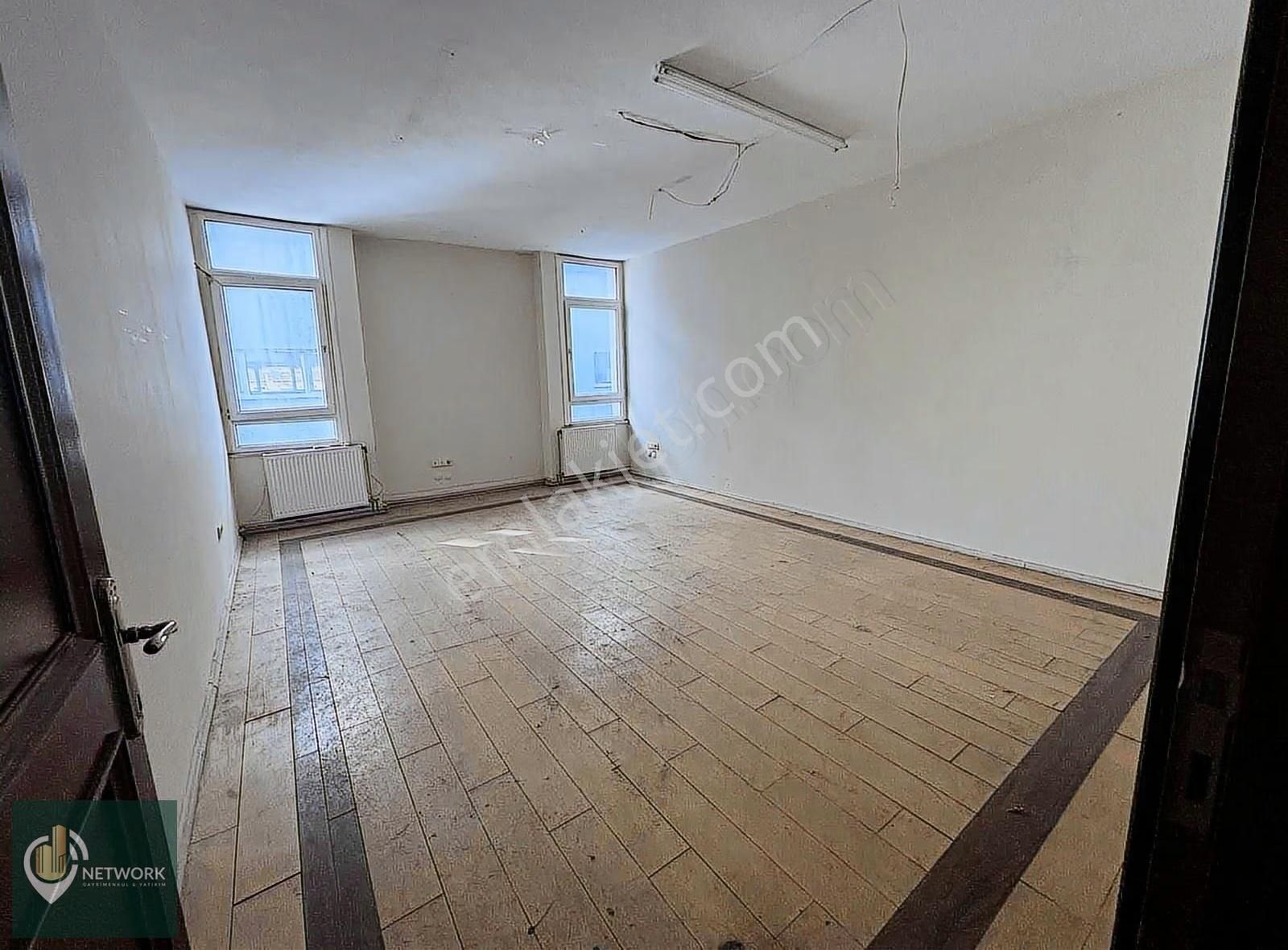 Avcılar Firuzköy'de 1.400 M2 Ana Cadde Üzerinde Kiralık İş Yeri - Görsel 10