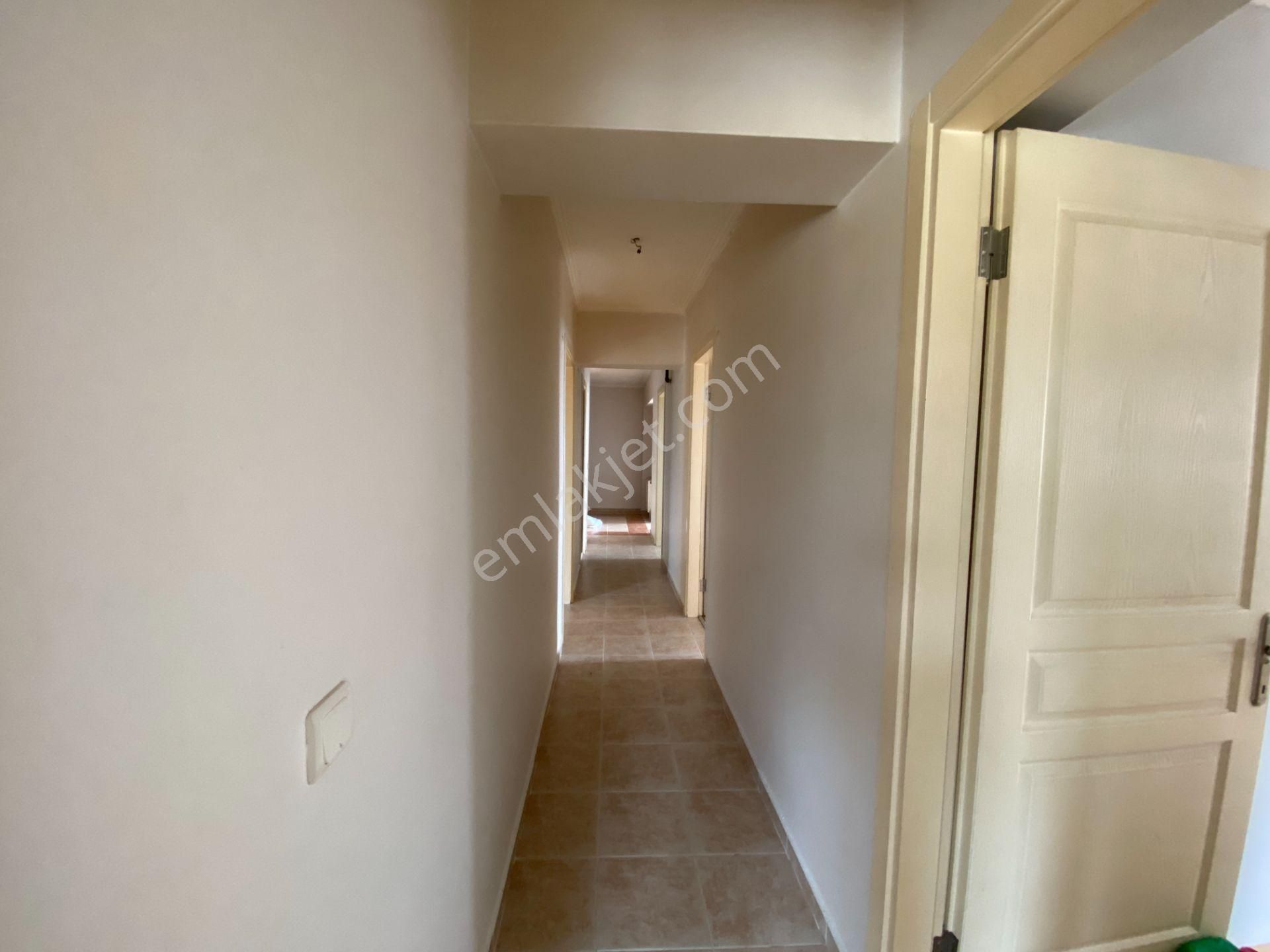 Körfez Mahallesi’nin En Güzel Konumunda Ferah Ve Geniş 4+1 Kiralık Daire - Görsel 24