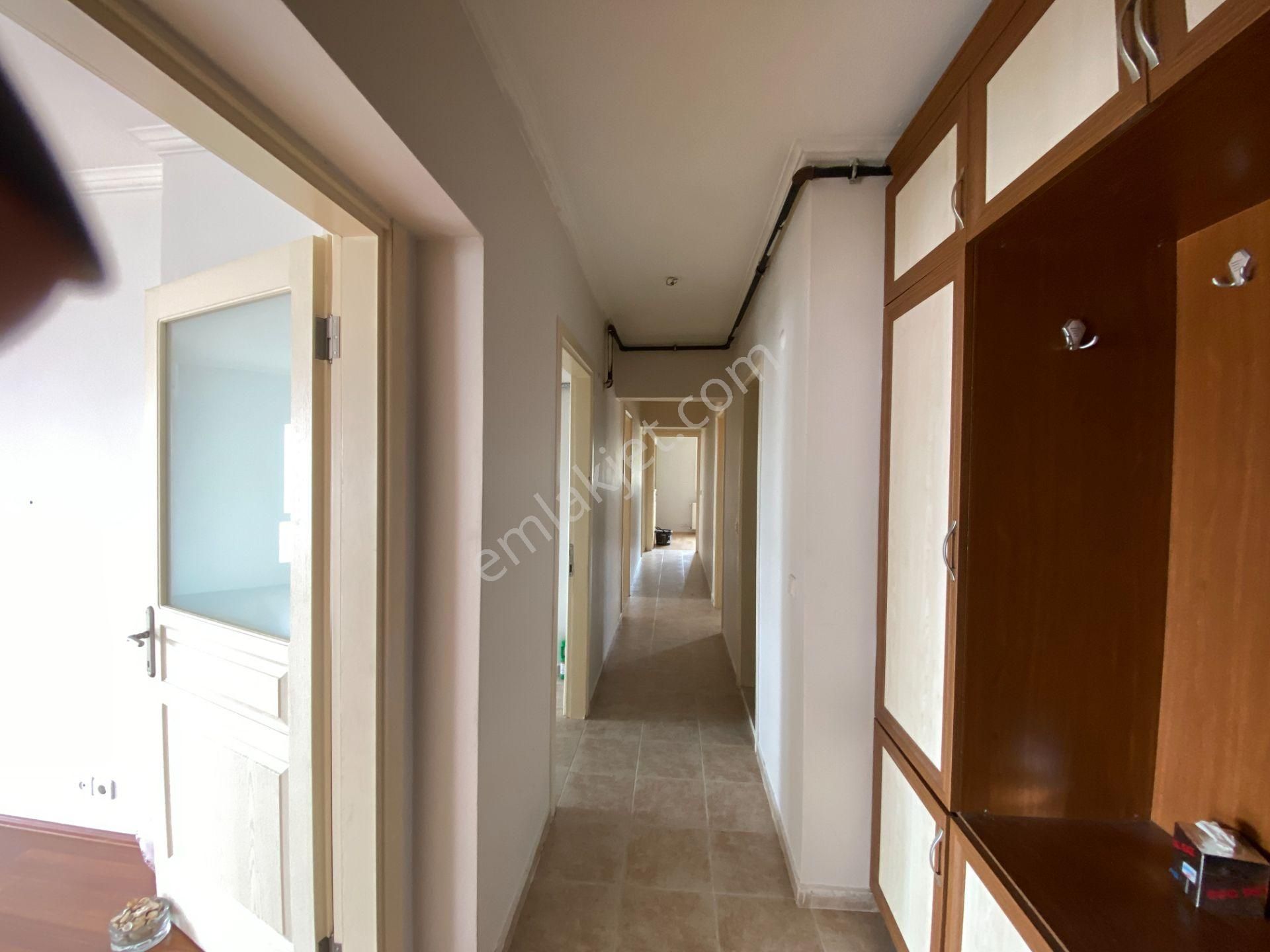 Körfez Mahallesi’nin En Güzel Konumunda Ferah Ve Geniş 4+1 Kiralık Daire - Görsel 16