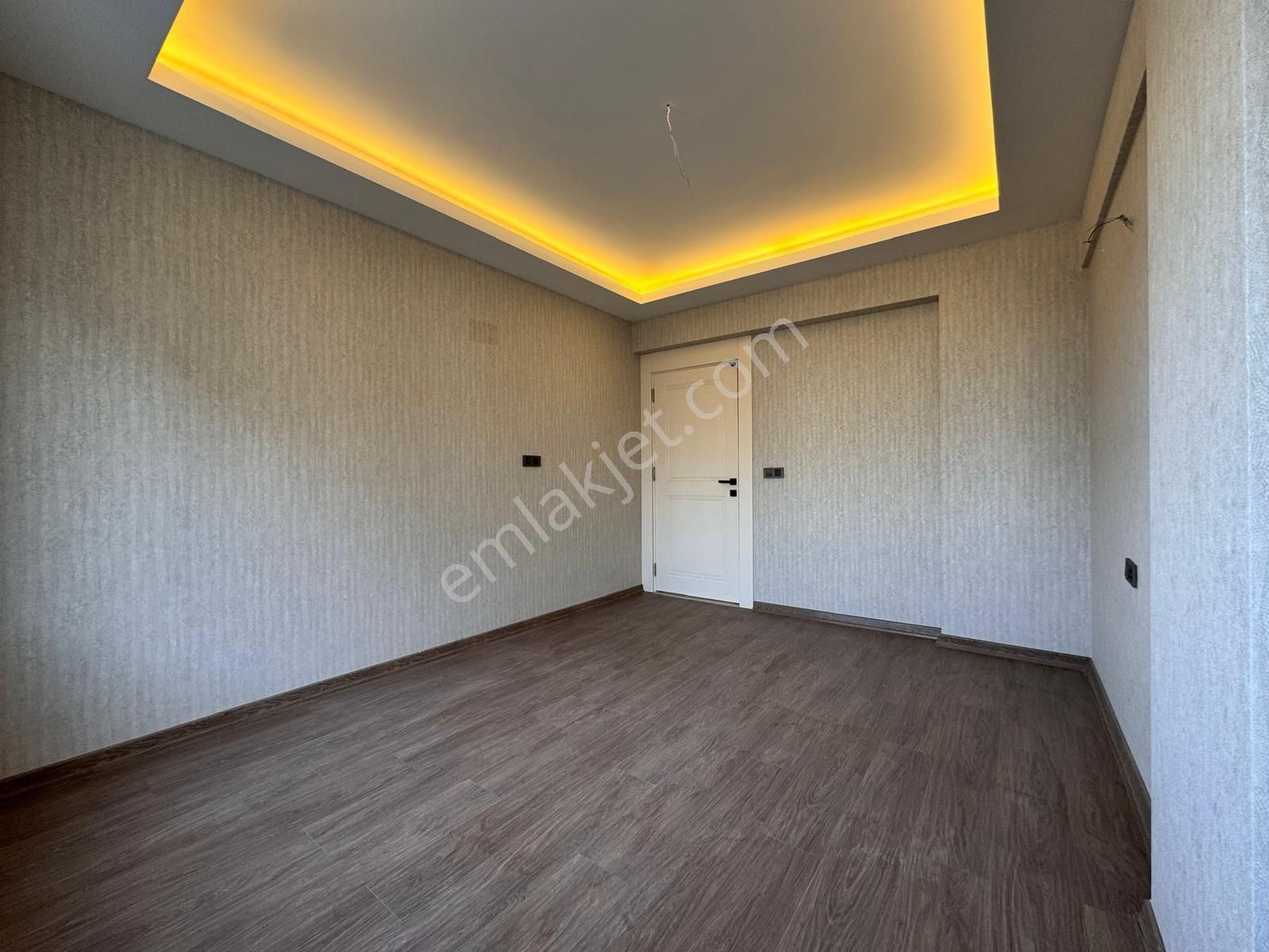 Karacaahmetde Satılık 2.5+1 Sıfır Daire - Görsel 12