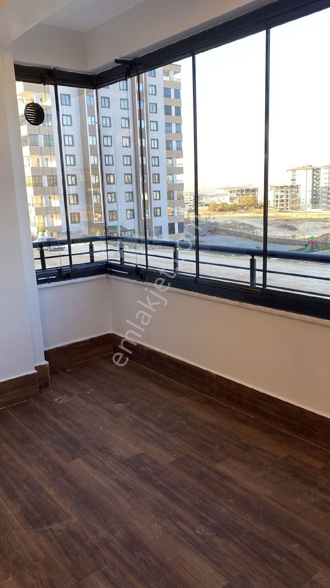 Karacaahmetde Satılık 2.5+1 Sıfır Daire - Görsel 26