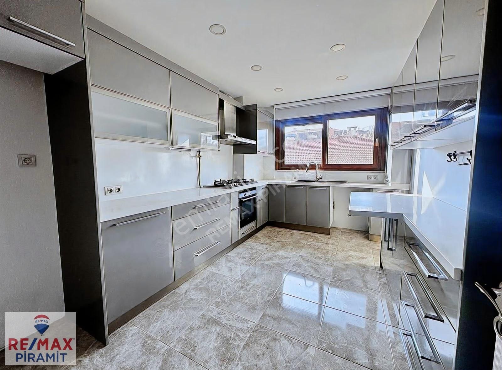 Acıbadem Sonbahar Sokakta Geniş Teraslı Aydınlık Dubleks Kiralık - Görsel 16