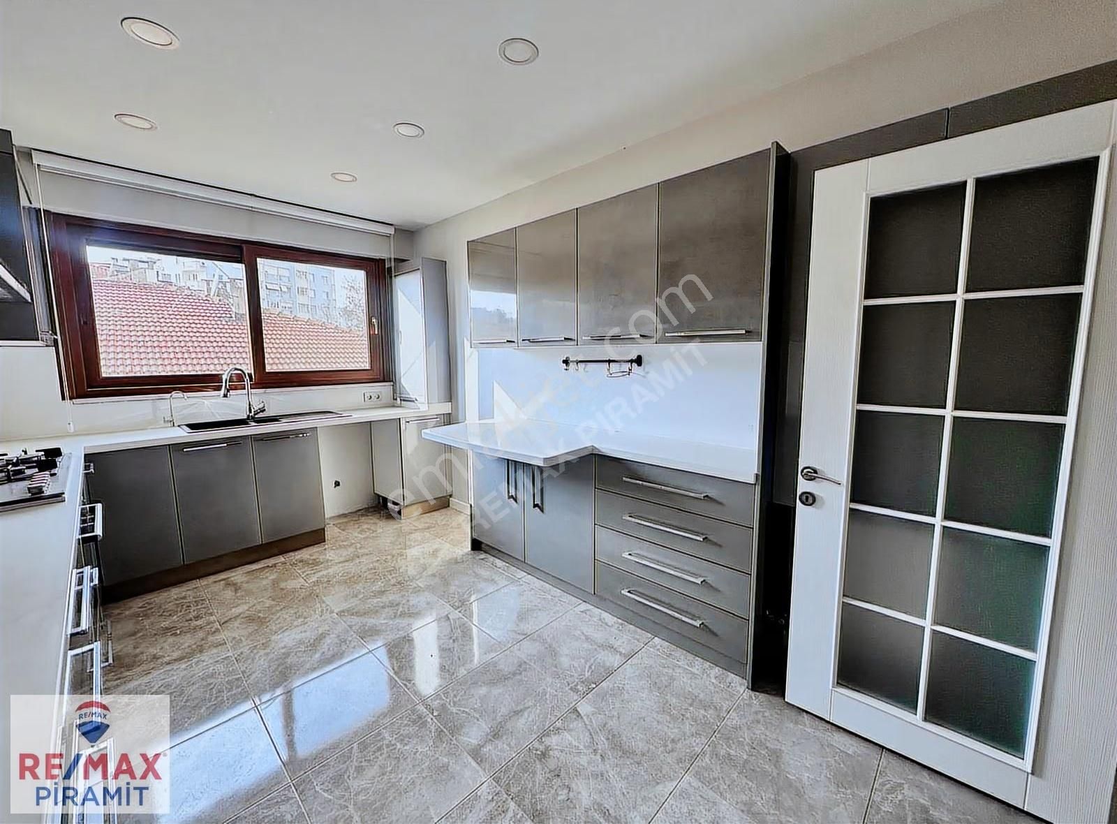 Acıbadem Sonbahar Sokakta Geniş Teraslı Aydınlık Dubleks Kiralık - Görsel 12
