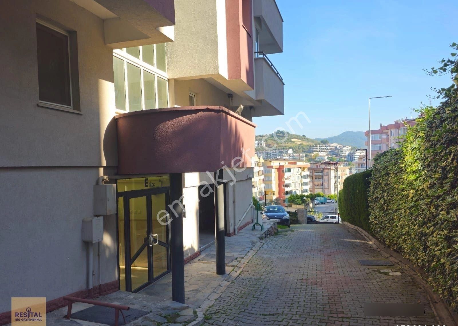 Mudanya Eğitim Mah. De Satılık Havuzlu 3+1 Daire Resital Big'de