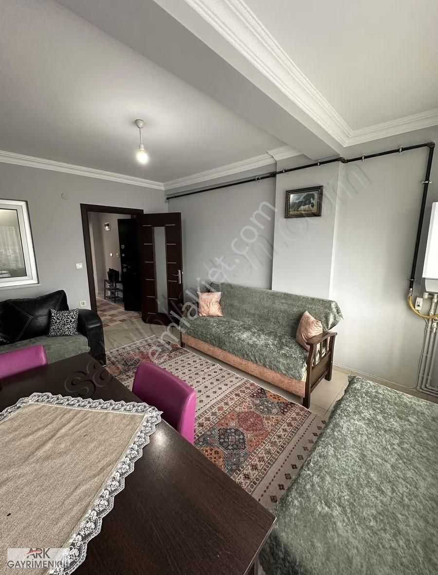 Diş Hastahanesi Yakınında Satılık 2+0 Eşyalı Yeni Boyalı Daire