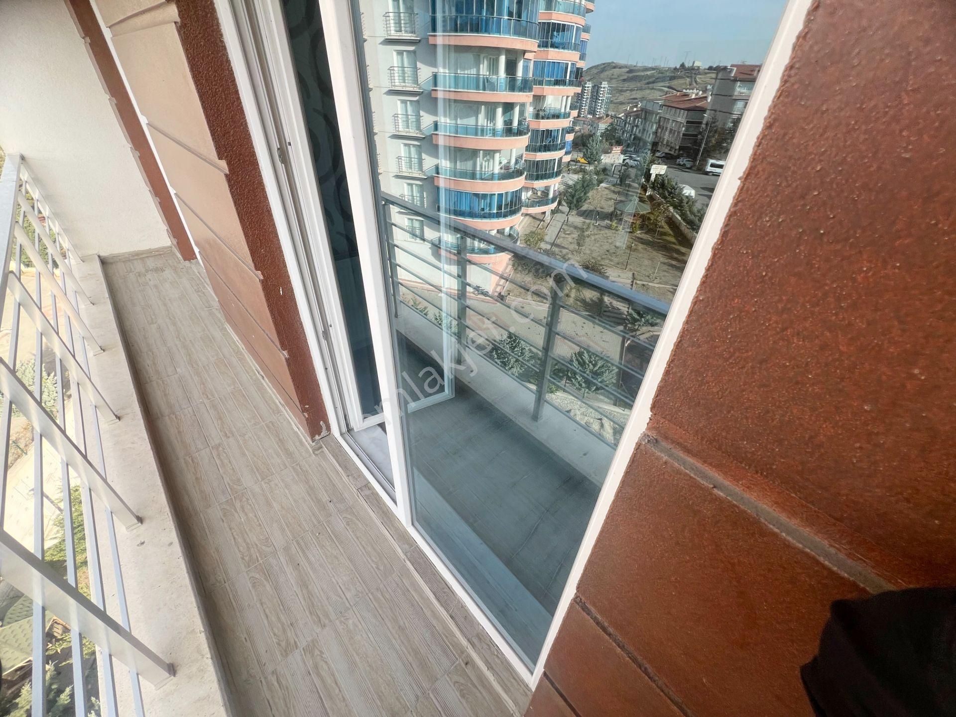 Sancaktepede Sitede Güney Cepheli Lüx Yapıda 4+1 Kiralık Daire - Görsel 23