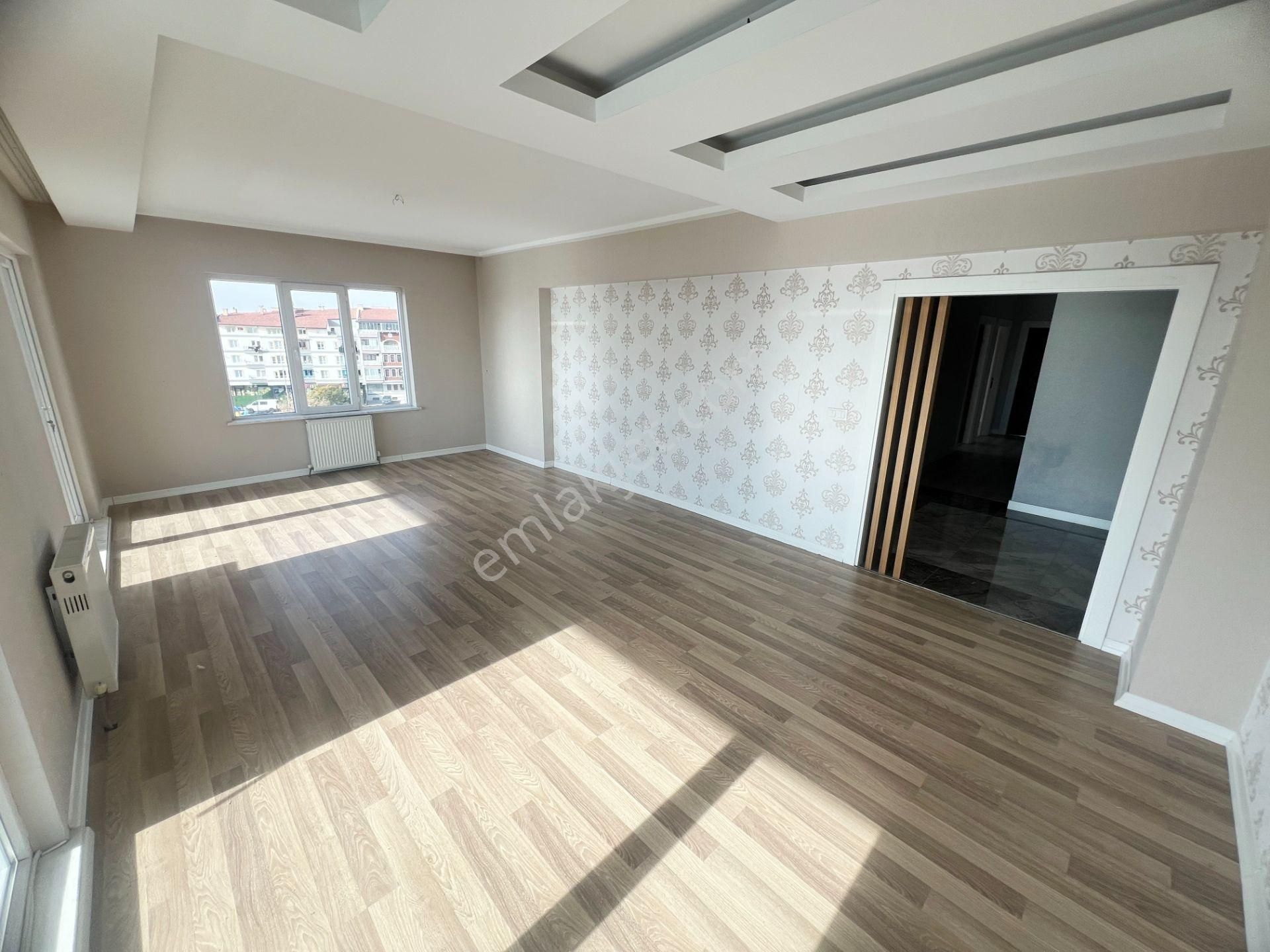 Sancaktepede Sitede Güney Cepheli Lüx Yapıda 4+1 Kiralık Daire - Görsel 10