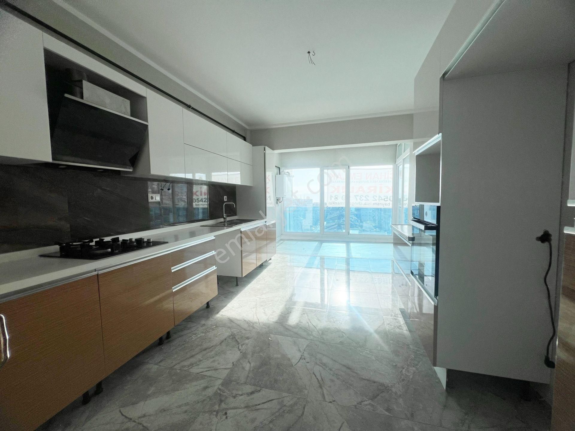 Sancaktepede Sitede Güney Cepheli Lüx Yapıda 4+1 Kiralık Daire - Görsel 8