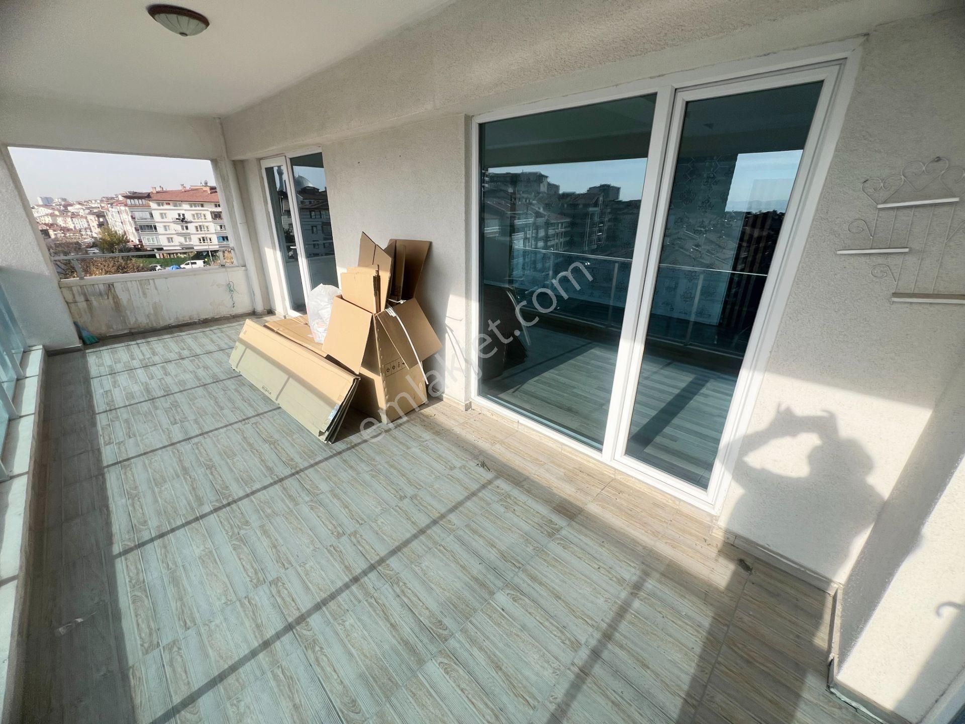 Sancaktepede Sitede Güney Cepheli Lüx Yapıda 4+1 Kiralık Daire - Görsel 16