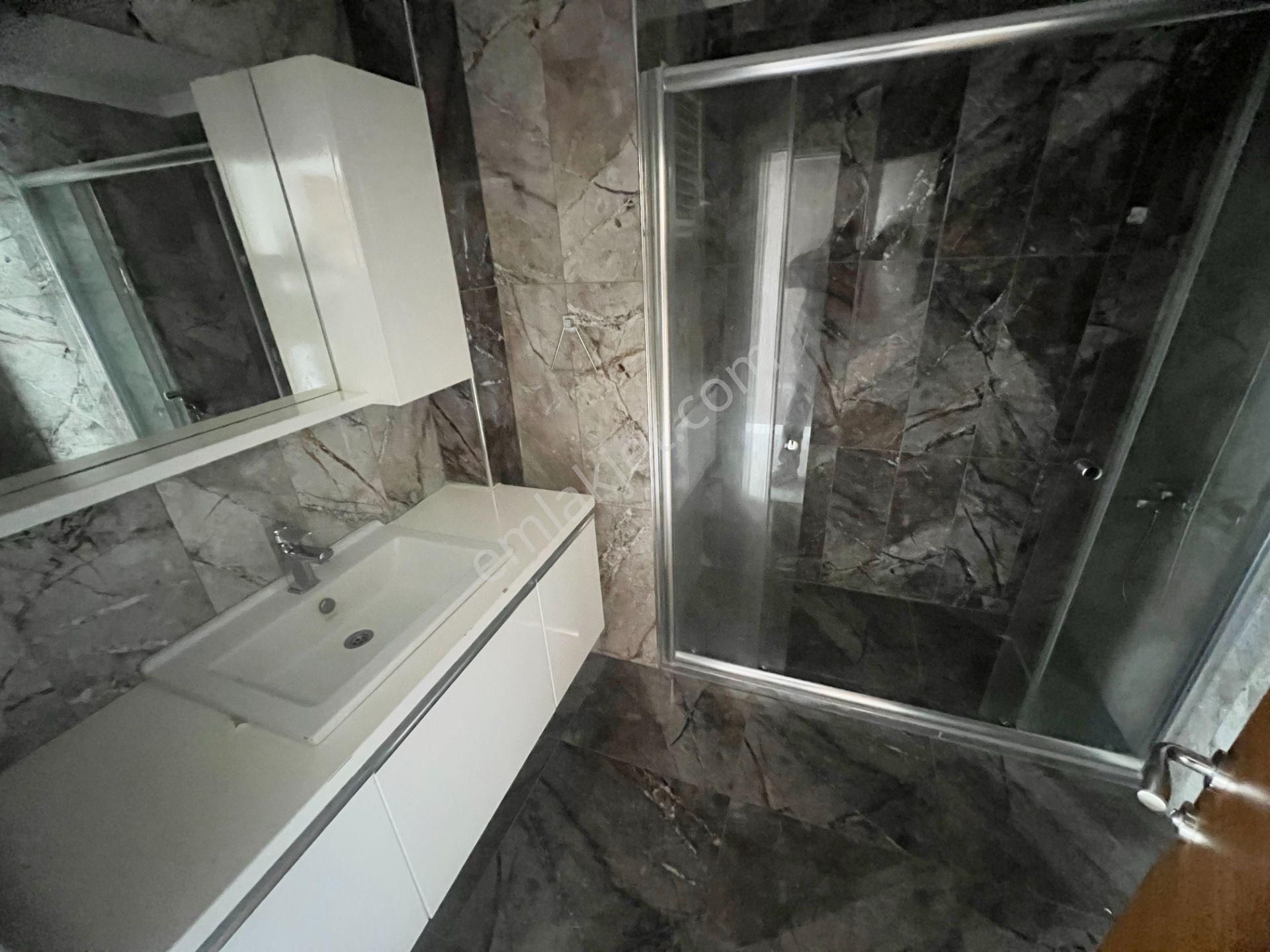 Sancaktepede Sitede Güney Cepheli Lüx Yapıda 4+1 Kiralık Daire - Görsel 32