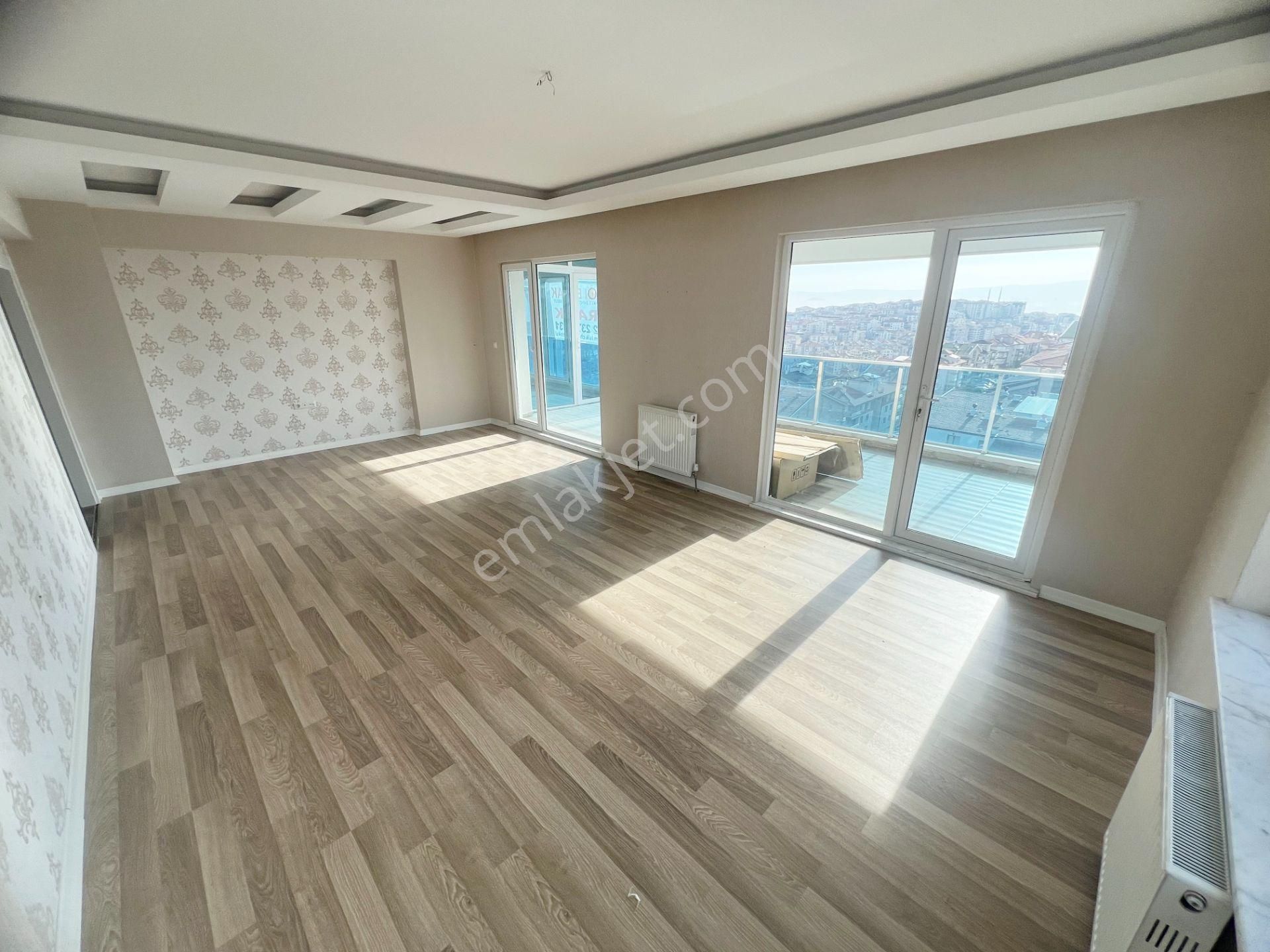 Sancaktepede Sitede Güney Cepheli Lüx Yapıda 4+1 Kiralık Daire - Görsel 13