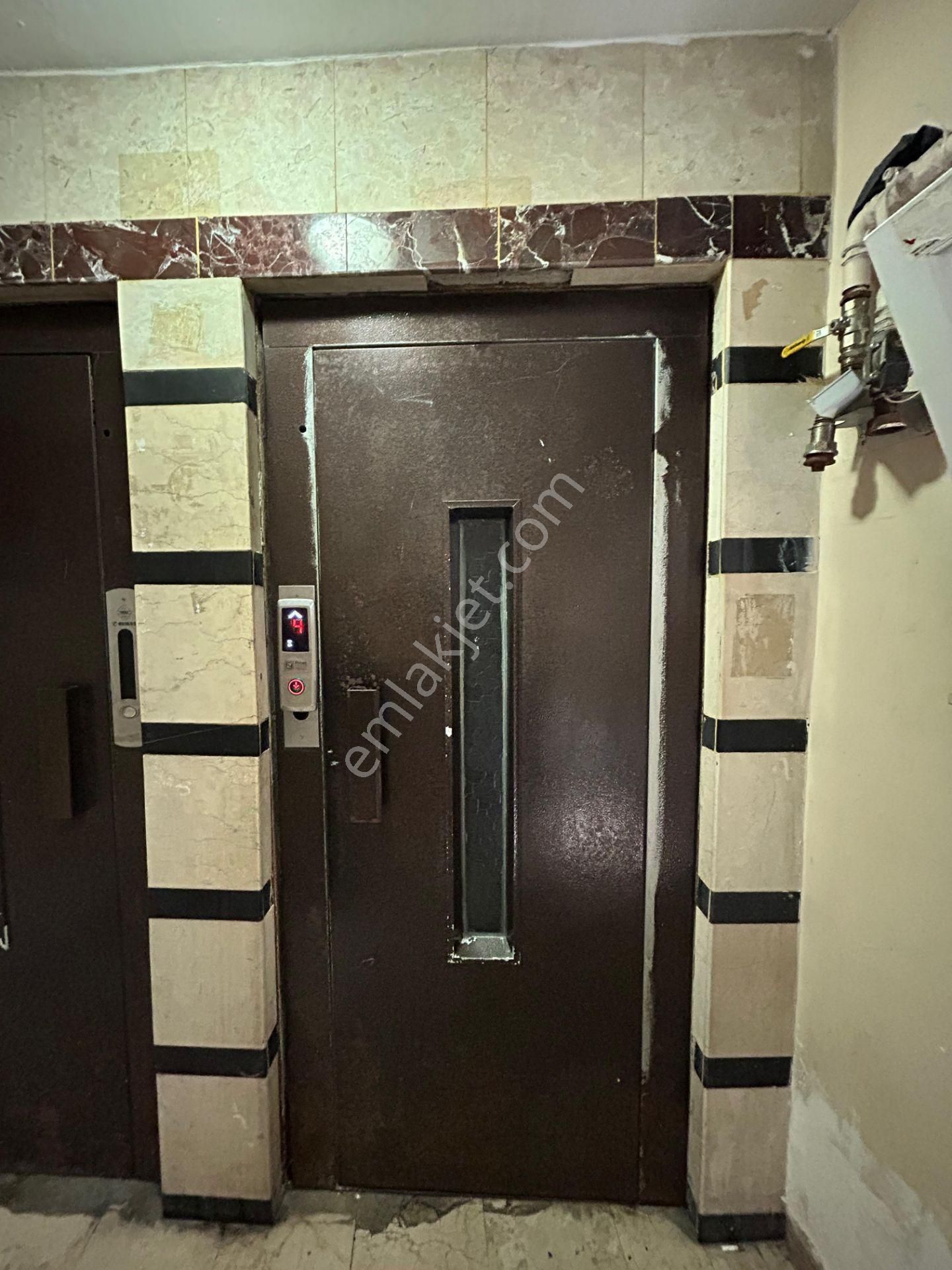 Kiralık 1+1 Ofis Asansörlü -- Metrobüs - Metro Dibi Şirinevler - Görsel 9