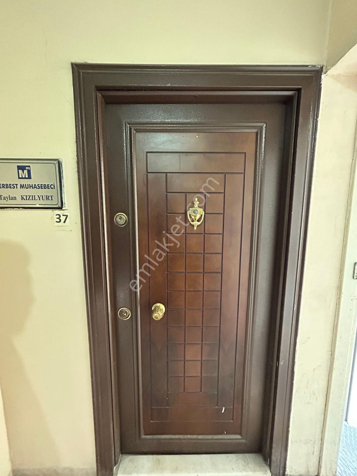 Kiralık 1+1 Ofis Asansörlü -- Metrobüs - Metro Dibi Şirinevler - Görsel 21