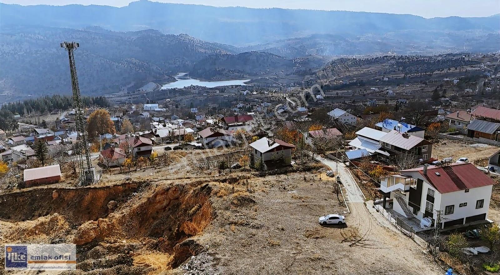 İlke'den Doğanın İçinde Göl Manzaralı Muhteşem Konumda Yayla Evi