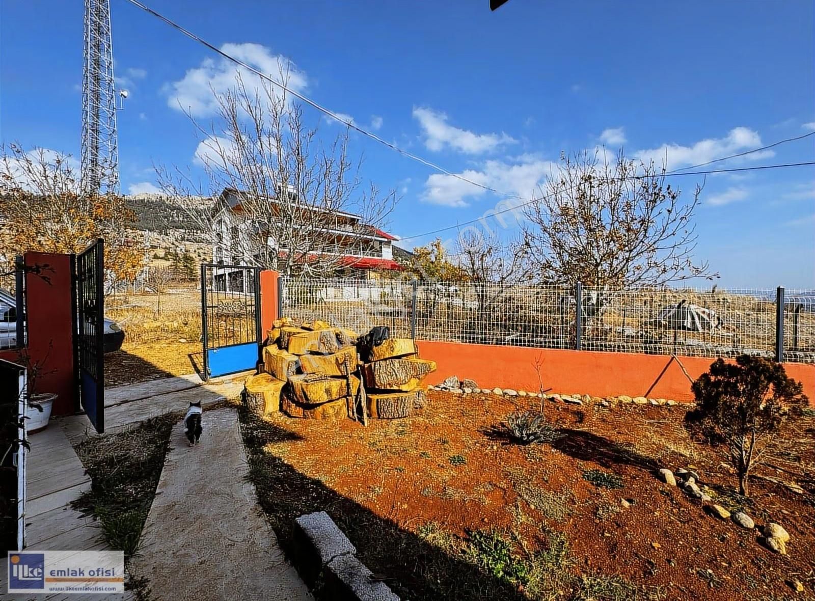 İlke'den Doğanın İçinde Göl Manzaralı Muhteşem Konumda Yayla Evi - Görsel 7