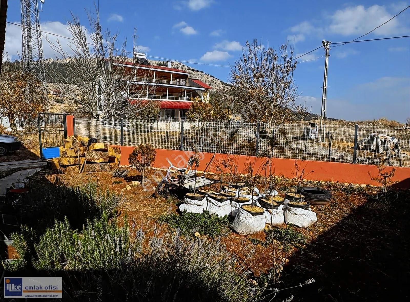 İlke'den Doğanın İçinde Göl Manzaralı Muhteşem Konumda Yayla Evi - Görsel 26