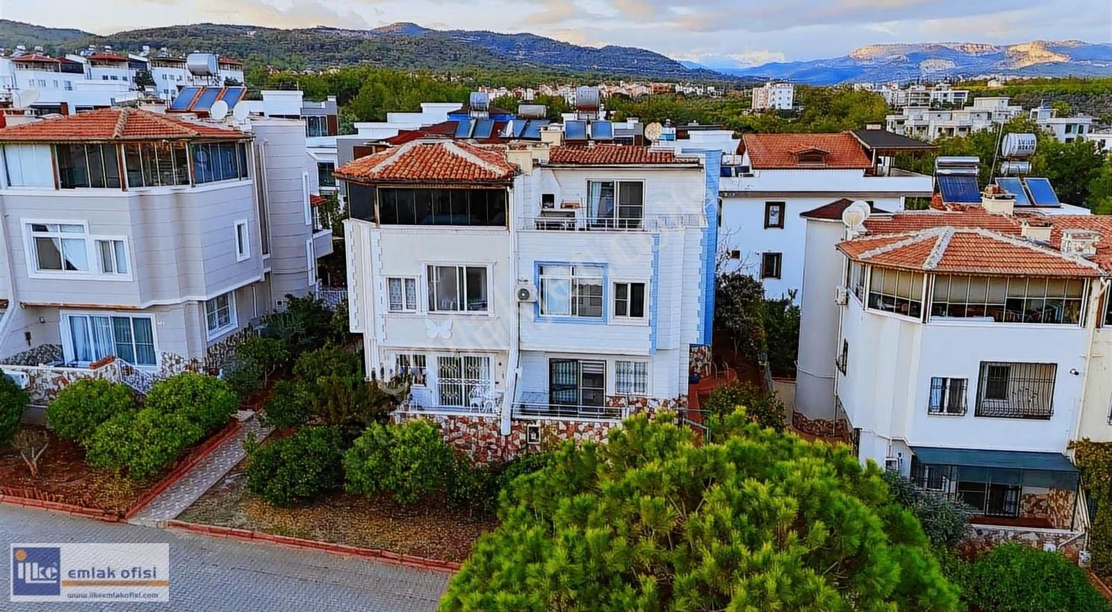 İlke'den Kuyuluk'da Site İçerisinde Satılık Triplex Villa