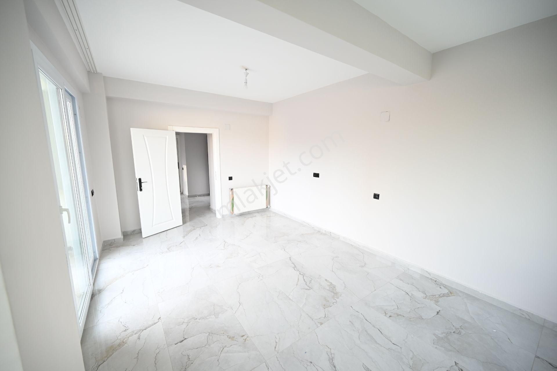 Üstünkent Emlak'tan 1+1 Ayrı Mutfak Geniş Kiralık Daire - Görsel 13
