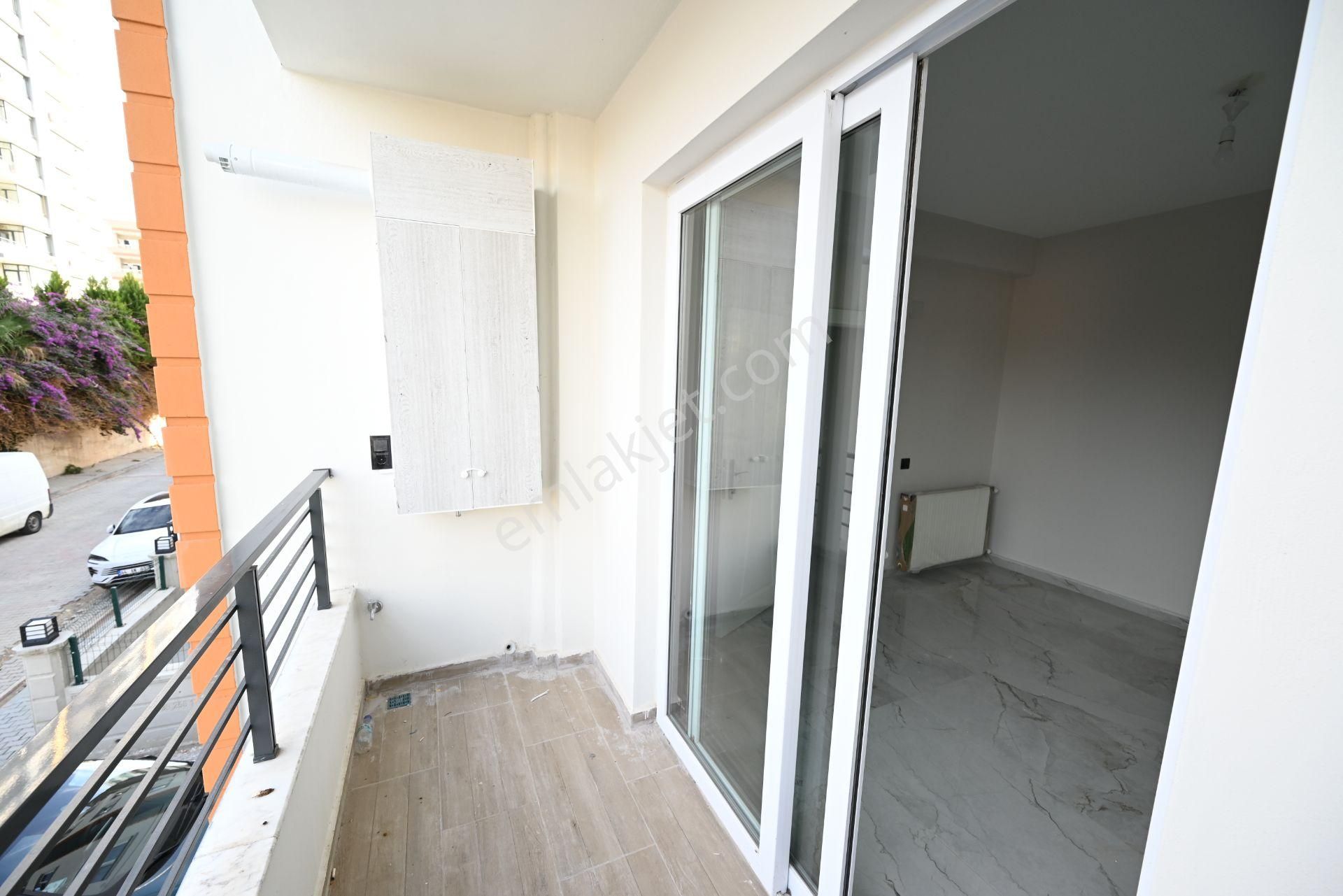Üstünkent Emlak'tan 1+1 Ayrı Mutfak Geniş Kiralık Daire - Görsel 31