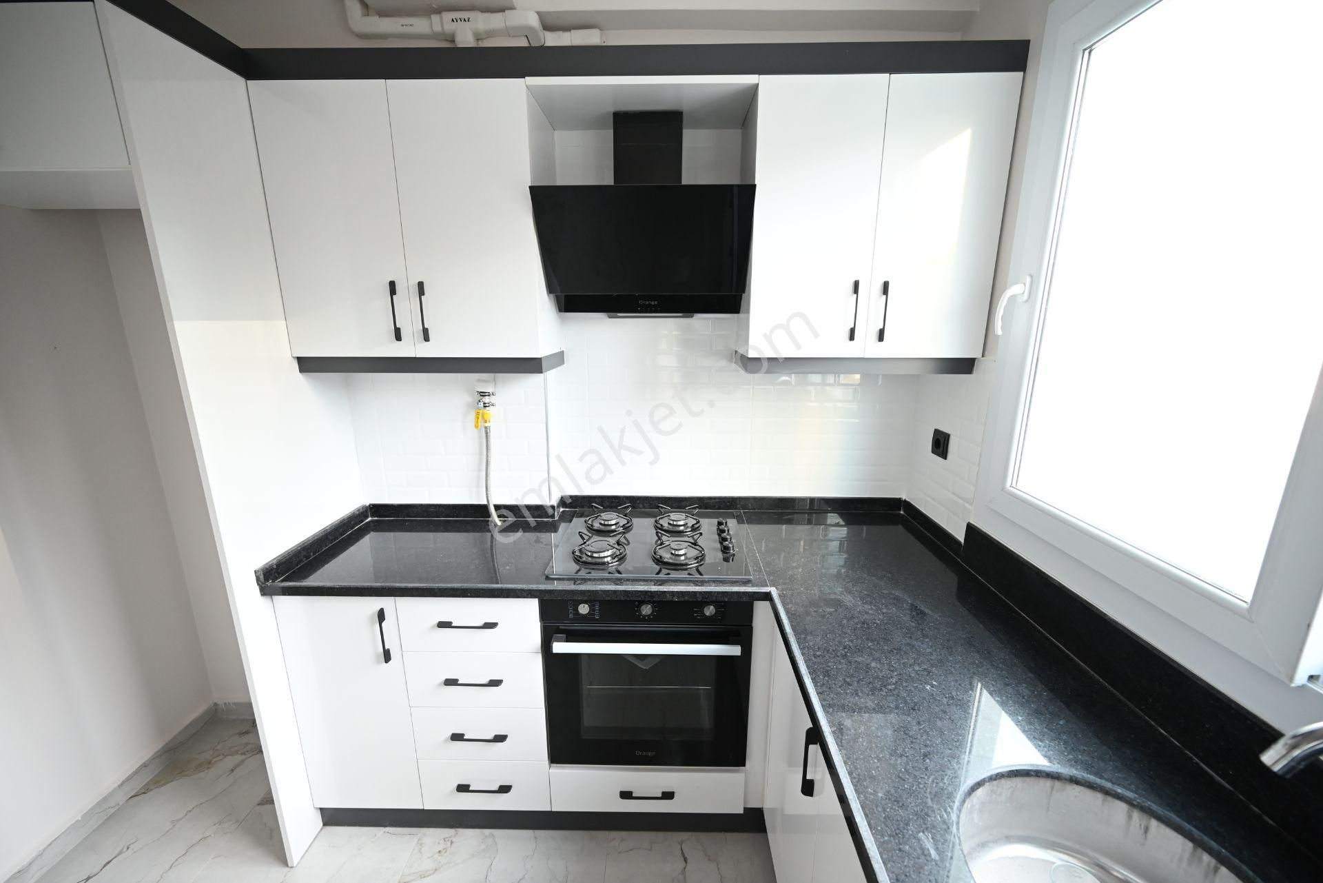 Üstünkent Emlak'tan 1+1 Ayrı Mutfak Geniş Kiralık Daire - Görsel 3