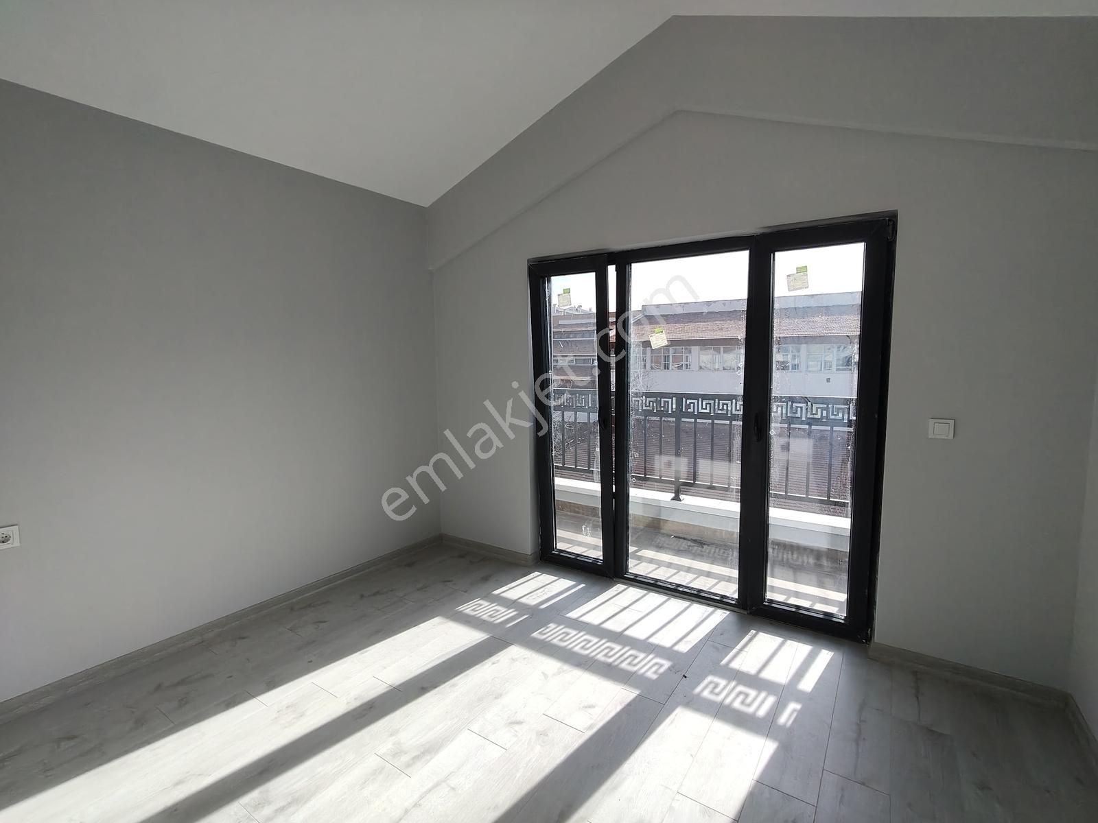 Sıfır Dubleks,3+1,kapalı Garaj,asansör,balkonlu,ön Cephede - Görsel 16