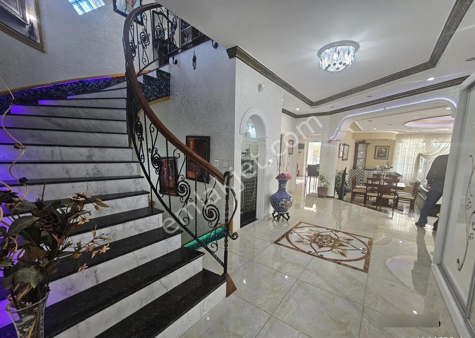 Yeşilbayırın En Gözde Noktasında Satılık Lüks Villa - Görsel 12
