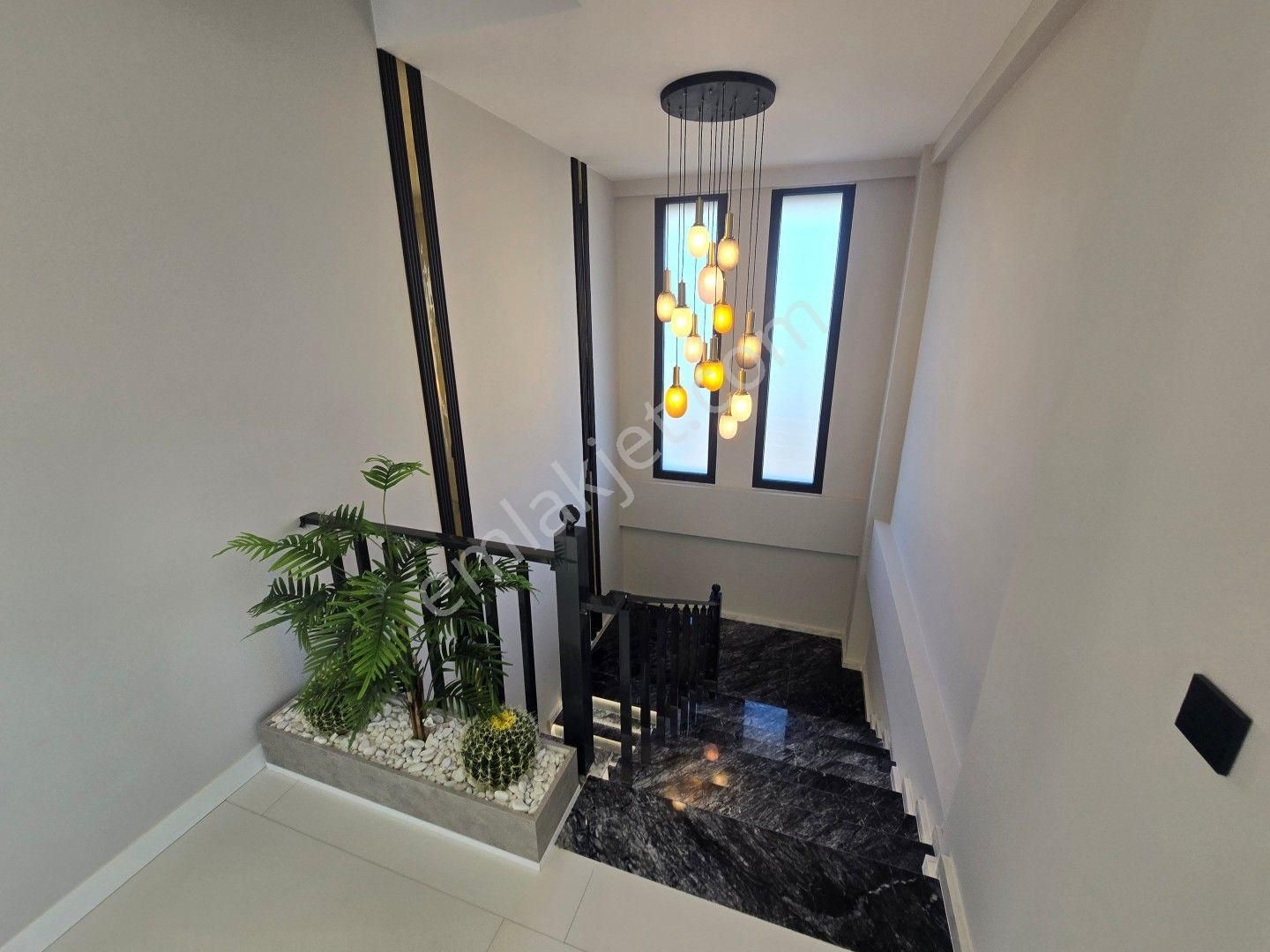 Didim Yeşiltepe Satılık Özel Tasarım Eşyalı 700 M2 Arsa İçinde Satılık Villa - Görsel 12