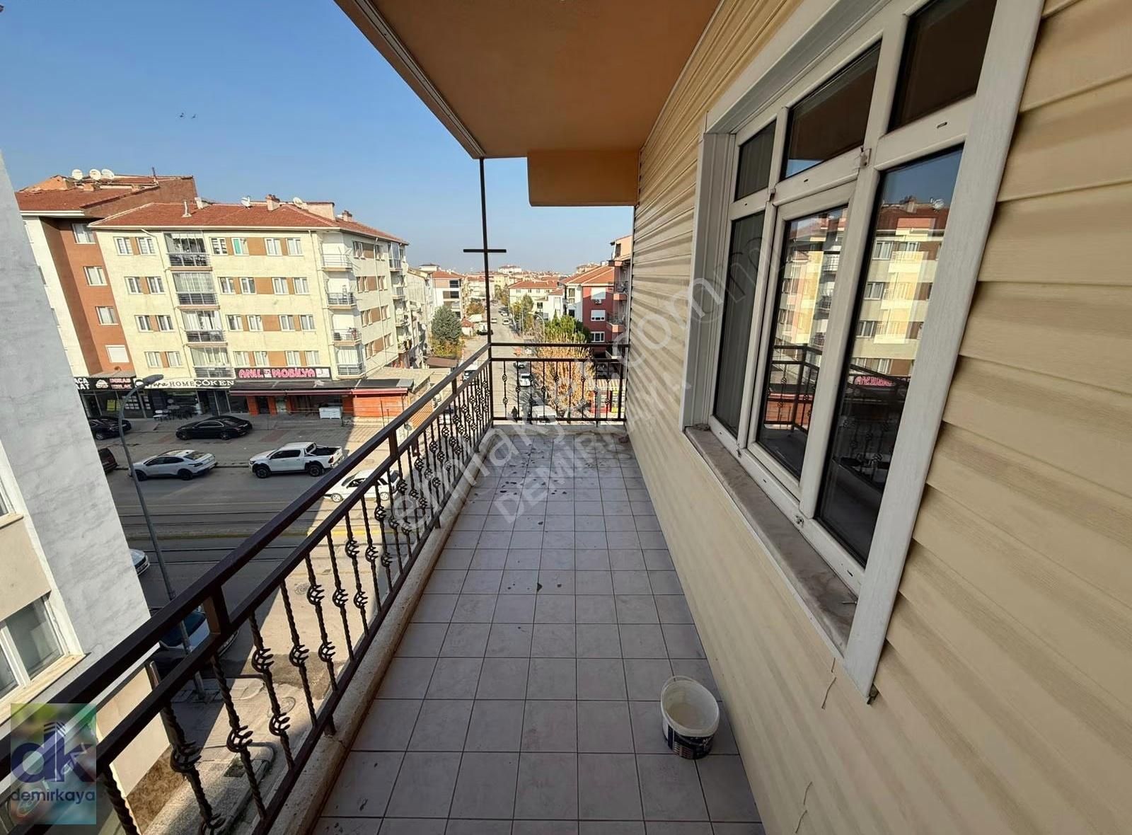 Demirkaya Emlaktan Ertaş Cad. Üstü Kiralık 3+1 - Görsel 9
