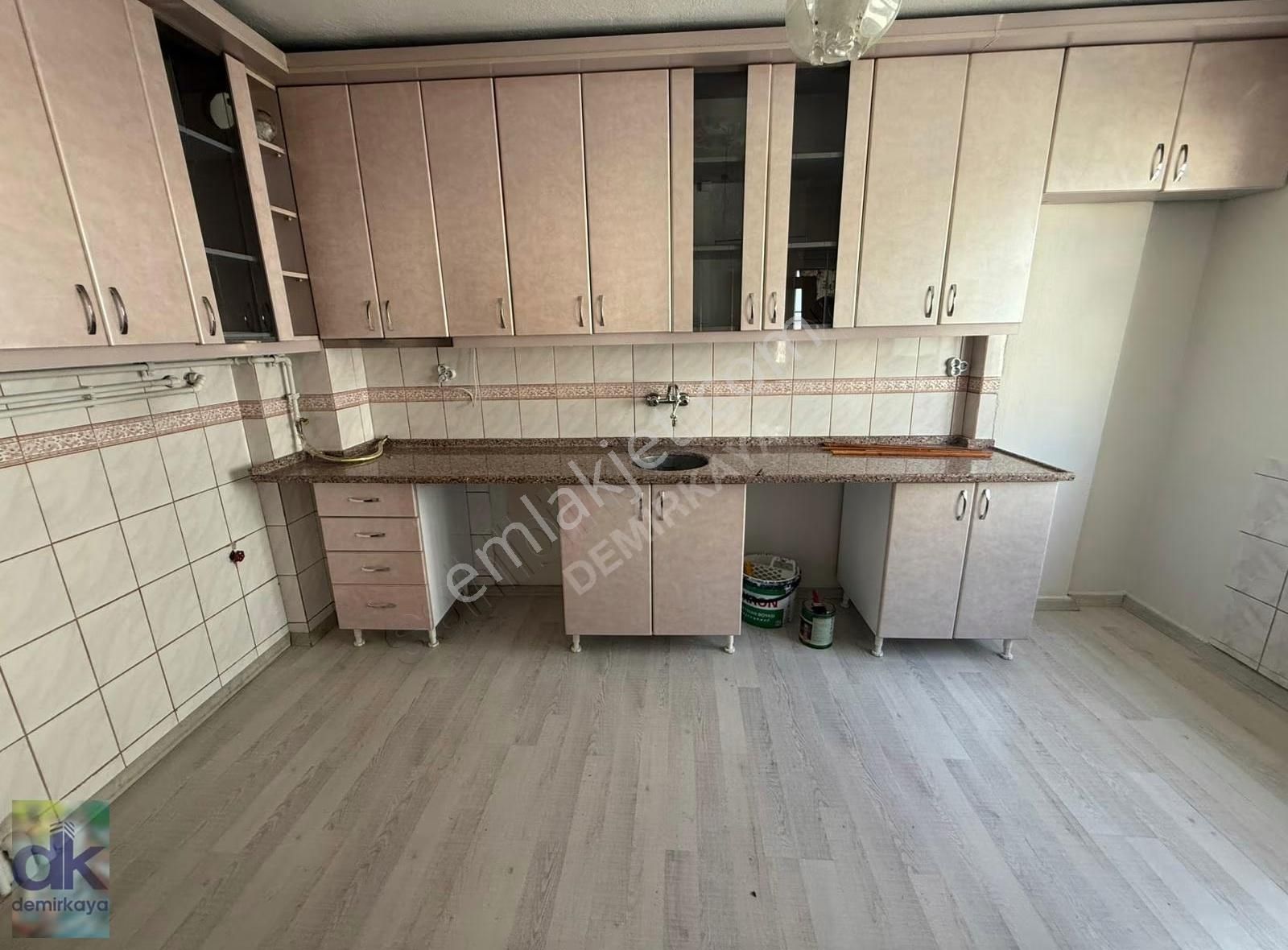 Demirkaya Emlaktan Ertaş Cad. Üstü Kiralık 3+1 - Görsel 17