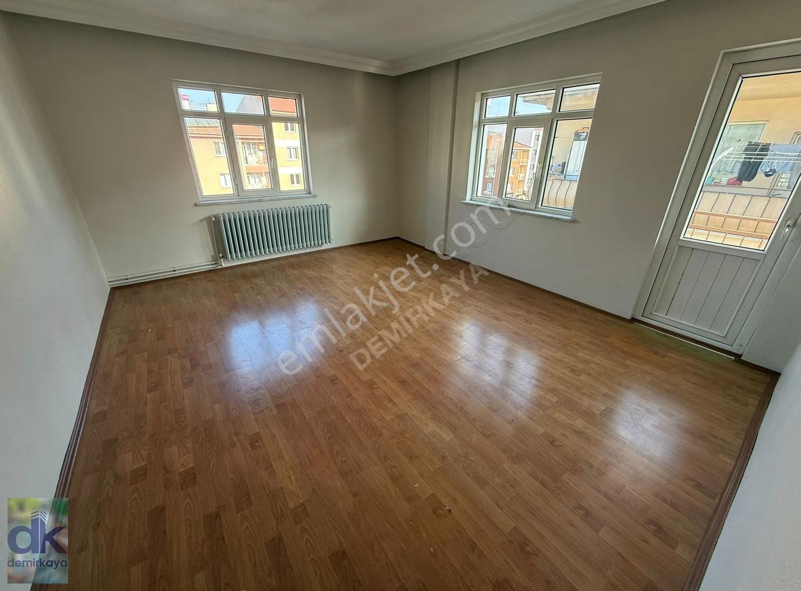 Demirkaya Emlaktan Ertaş Cad. Üstü Kiralık 3+1