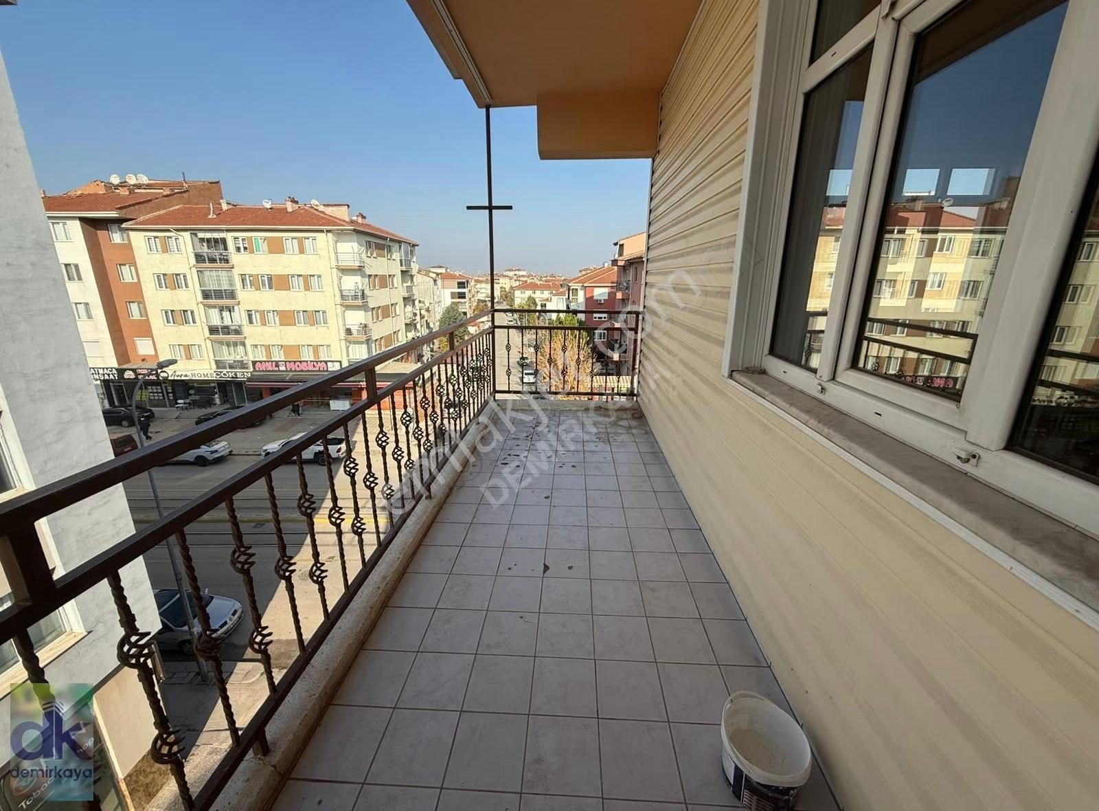 Demirkaya Emlaktan Ertaş Cad. Üstü Kiralık 3+1 - Görsel 11