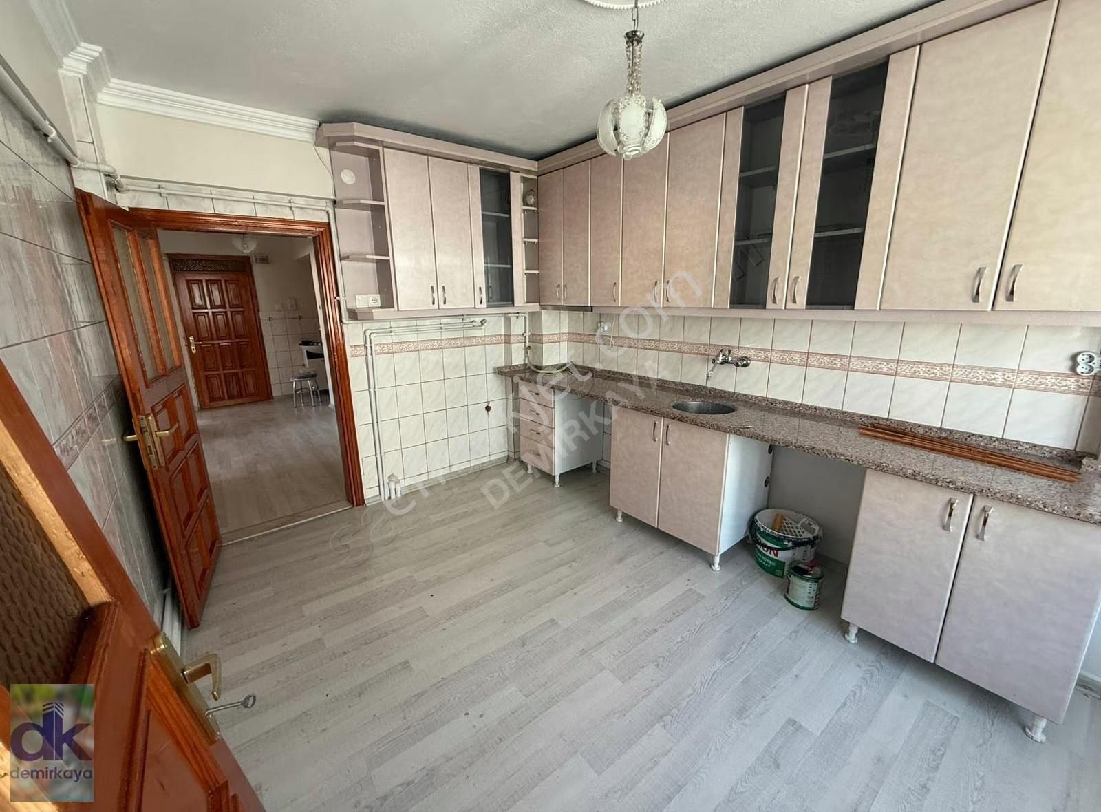 Demirkaya Emlaktan Ertaş Cad. Üstü Kiralık 3+1 - Görsel 18