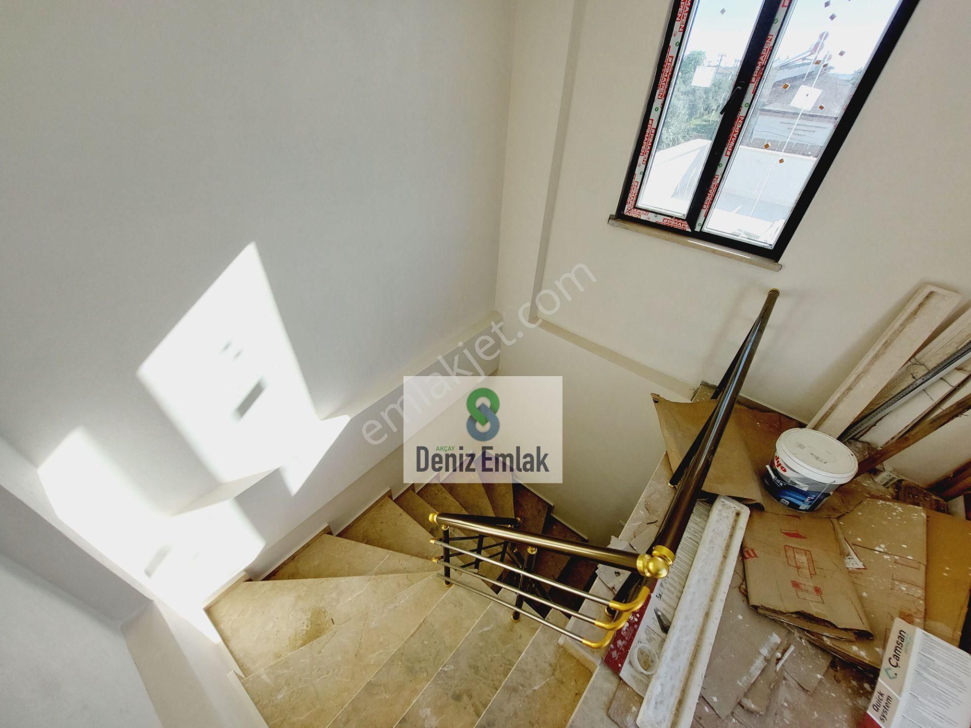 Denizden Gürede Denize 50 M Satılık 3+1 Tam Müstakil Tripleks Villa. - Görsel 23