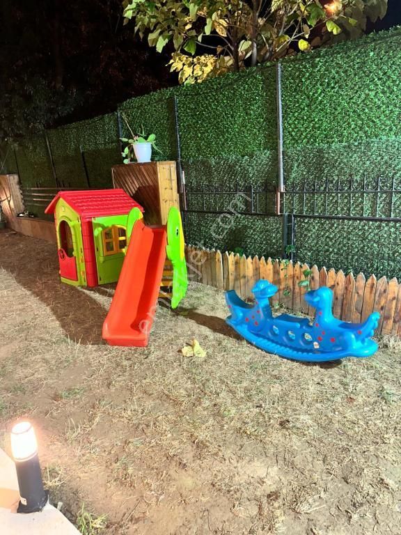 Bursa Merkezde Günlük Kiralık Isıtmalı Havuzlu Muhafazakar Yeşil Panjurlu Villa - Görsel 5