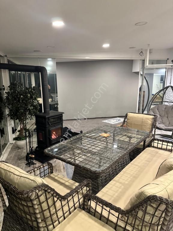 Bursa Merkezde Günlük Kiralık Isıtmalı Havuzlu Muhafazakar Yeşil Panjurlu Villa - Görsel 7